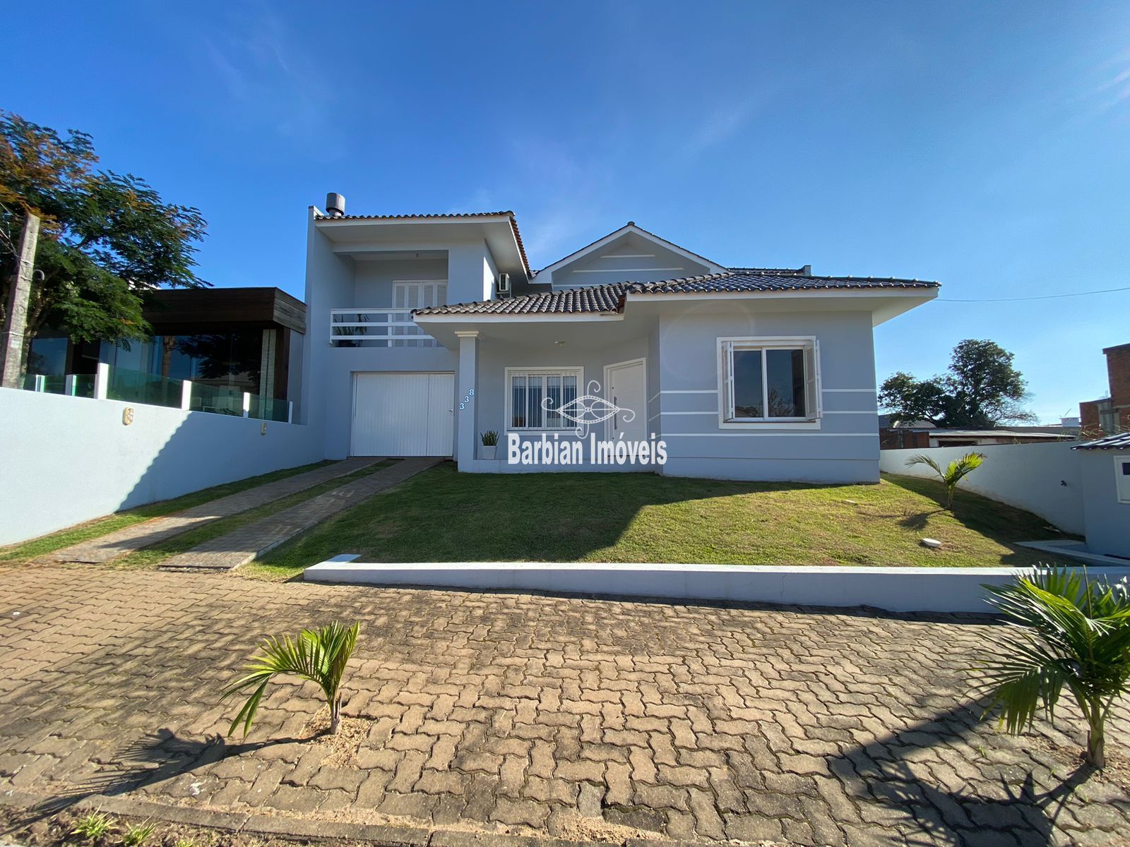 Casa à venda com 4 quartos, 262m² - Foto 1