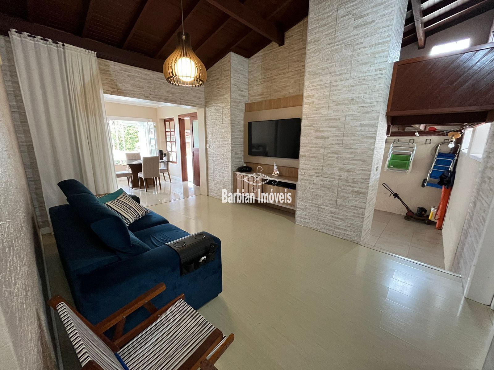 Casa à venda com 3 quartos, 164m² - Foto 2