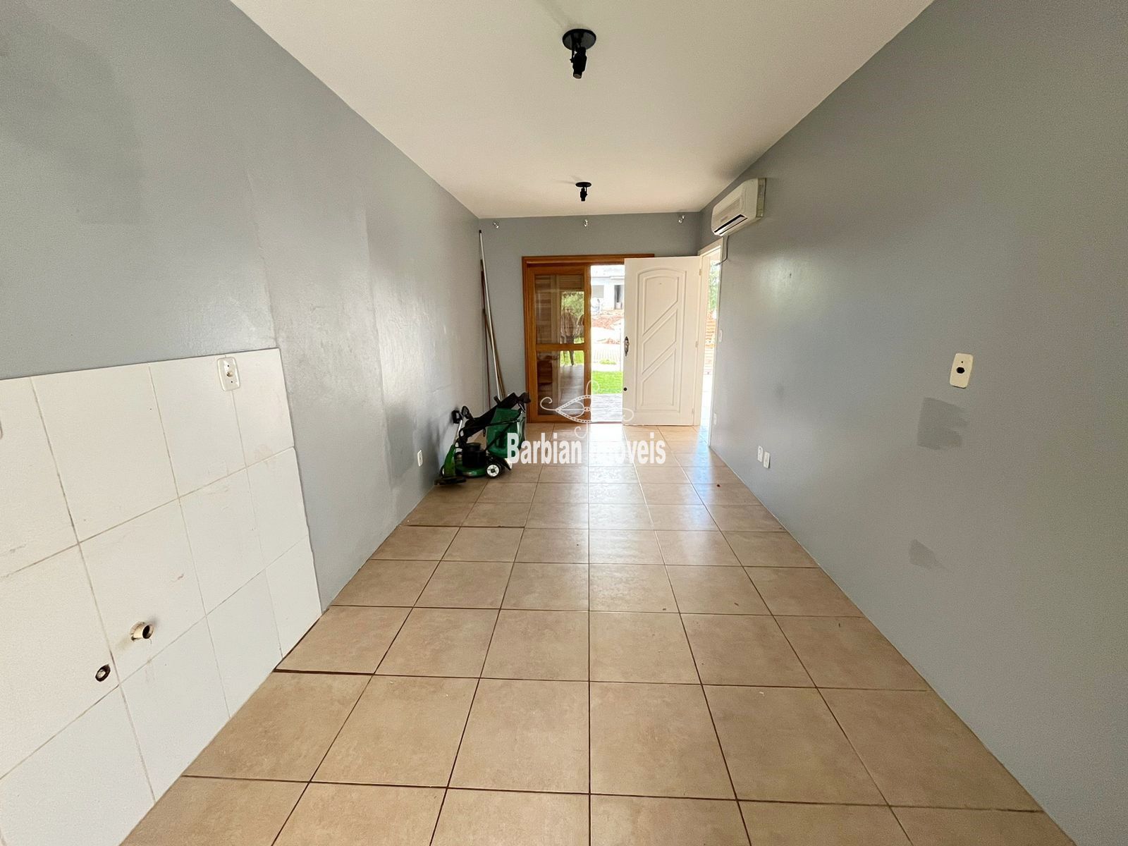 Casa à venda com 2 quartos, 62m² - Foto 4