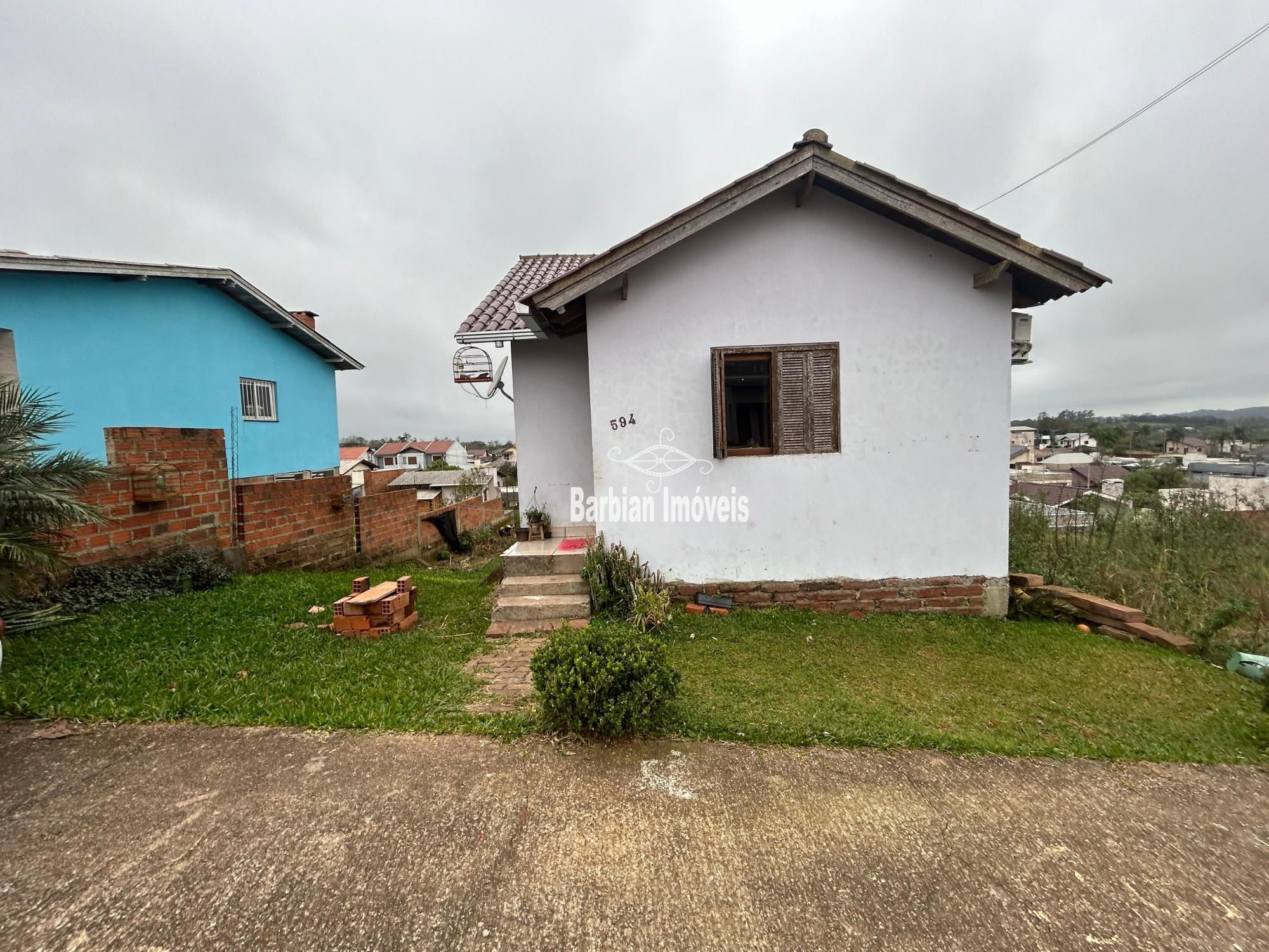 Casa à venda com 2 quartos, 45m² - Foto 1