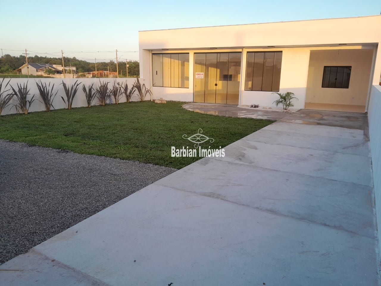 Casa à venda com 2 quartos, 143m² - Foto 1