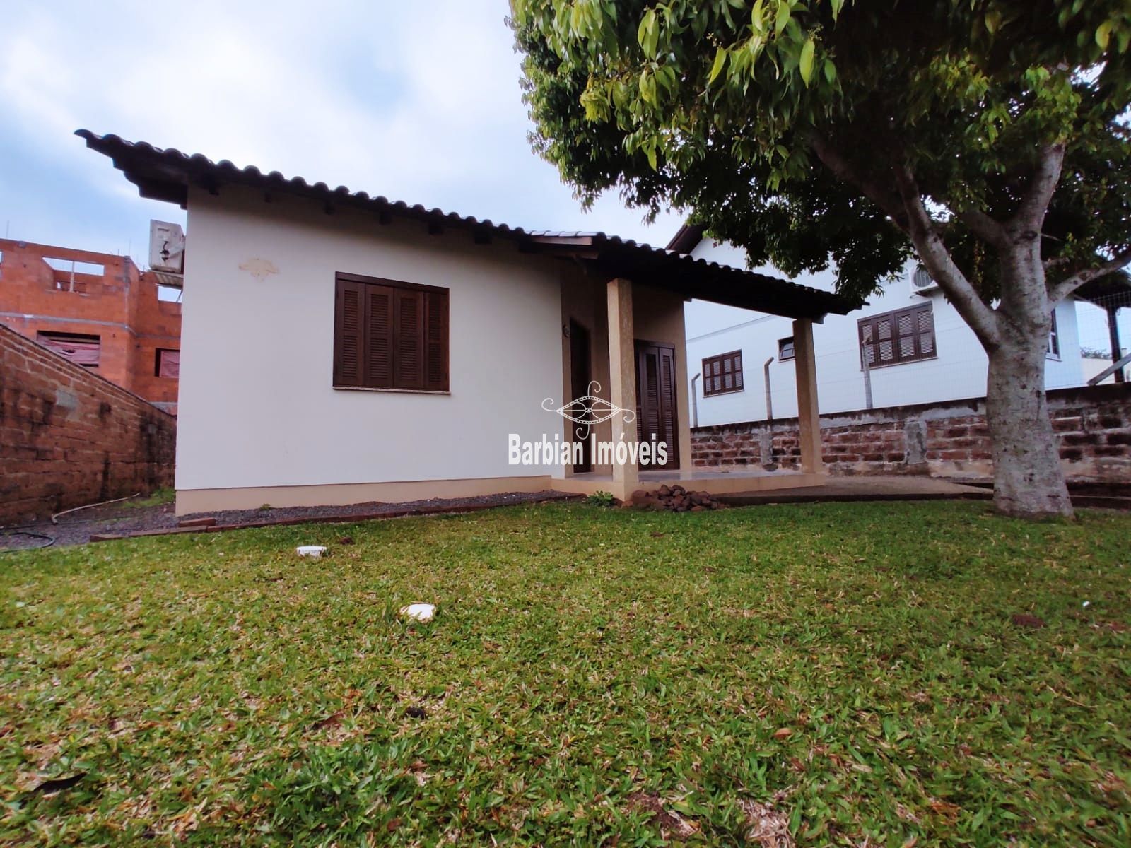 Casa à venda com 2 quartos, 69m² - Foto 3