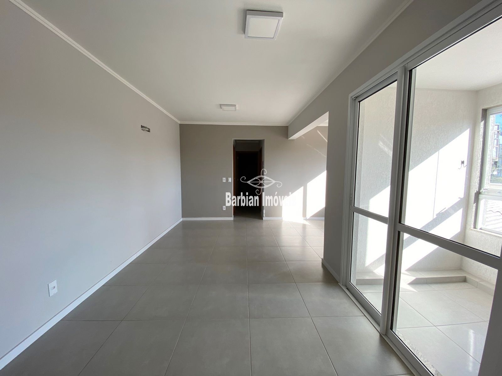 Apartamento à venda com 2 quartos, 87m² - Foto 3