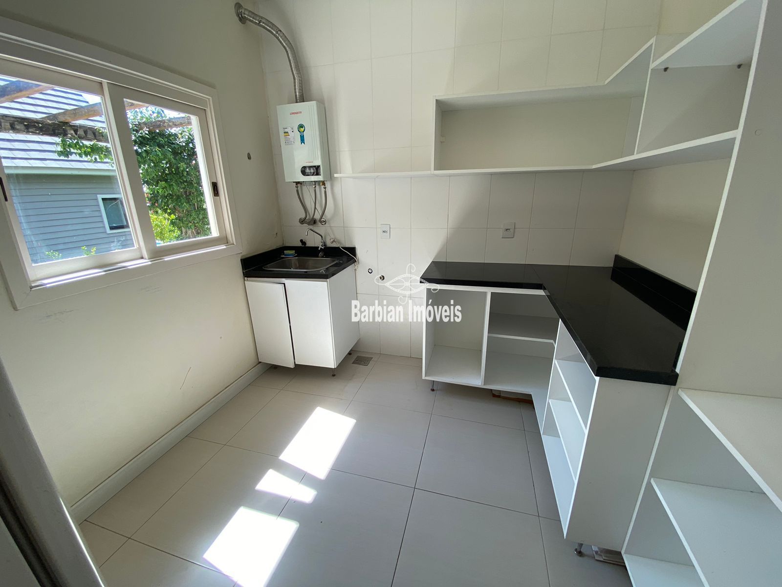 Casa à venda com 3 quartos, 200m² - Foto 17