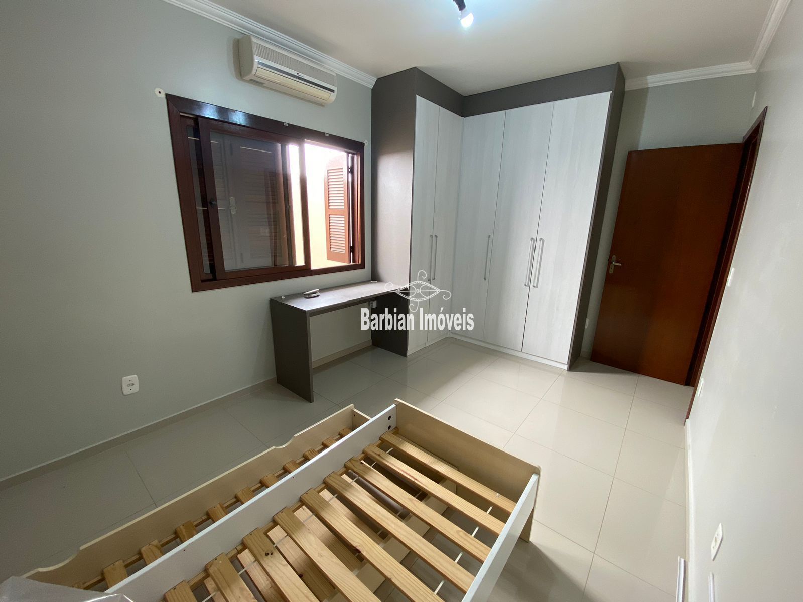 Casa à venda com 3 quartos, 174m² - Foto 14