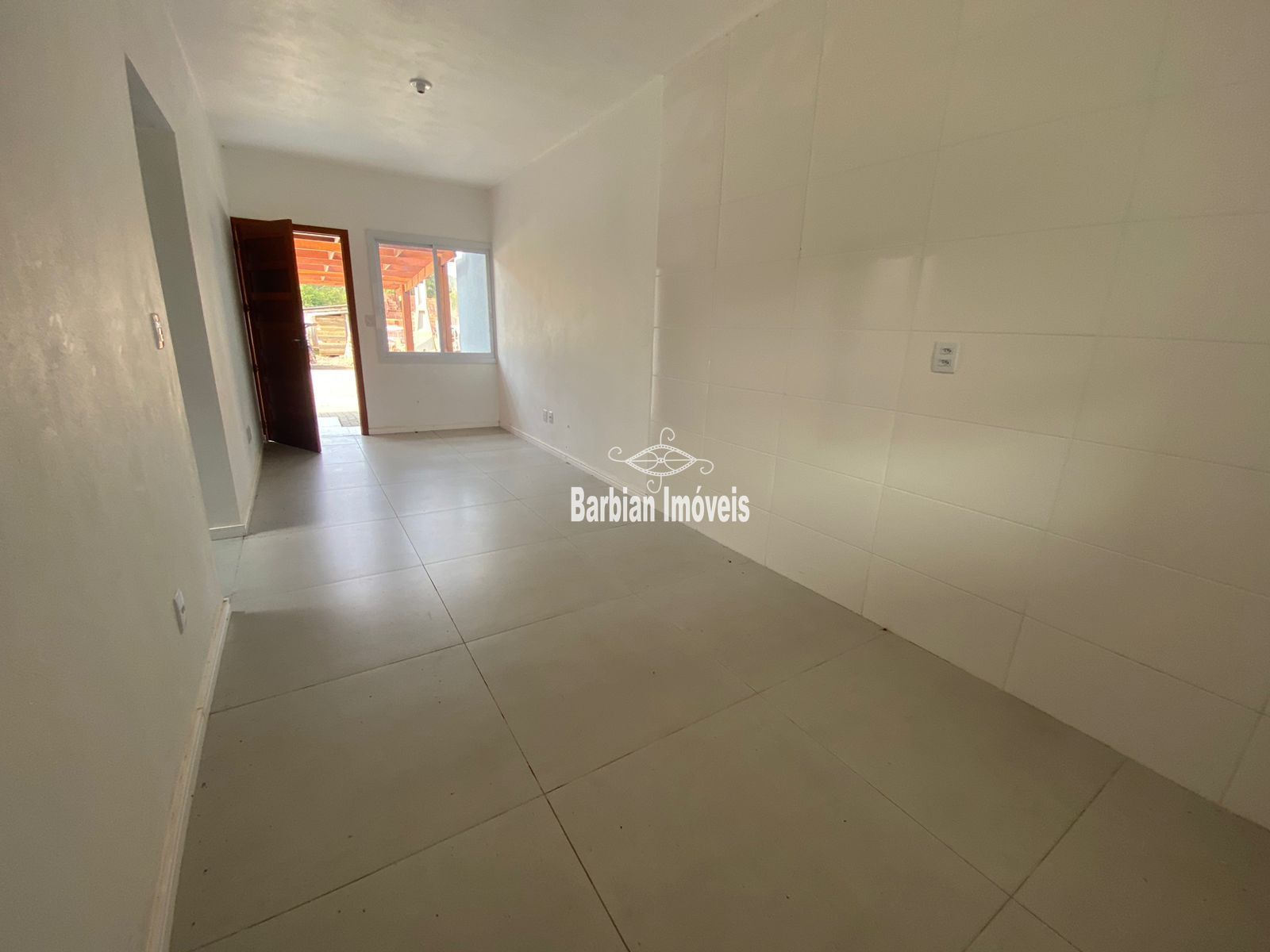 Casa à venda com 2 quartos, 55m² - Foto 4