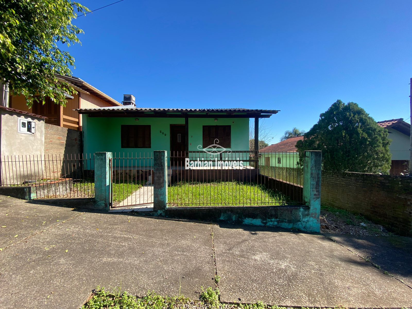 Casa à venda com 2 quartos, 93m² - Foto 1