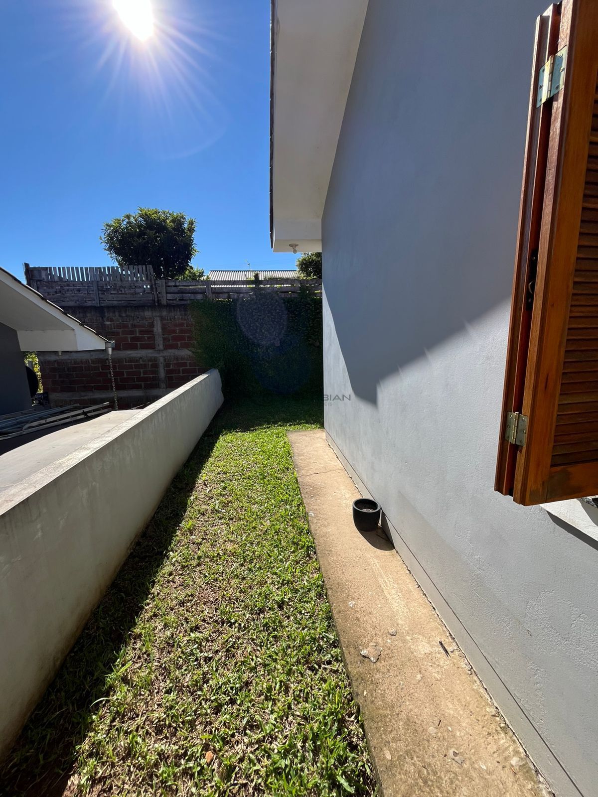 Casa com 2 Dormitórios à venda, 73 m² por R$ 315.000,00 Casa com 2 Dormitórios à venda, 73 m² por R$ 315.000,00