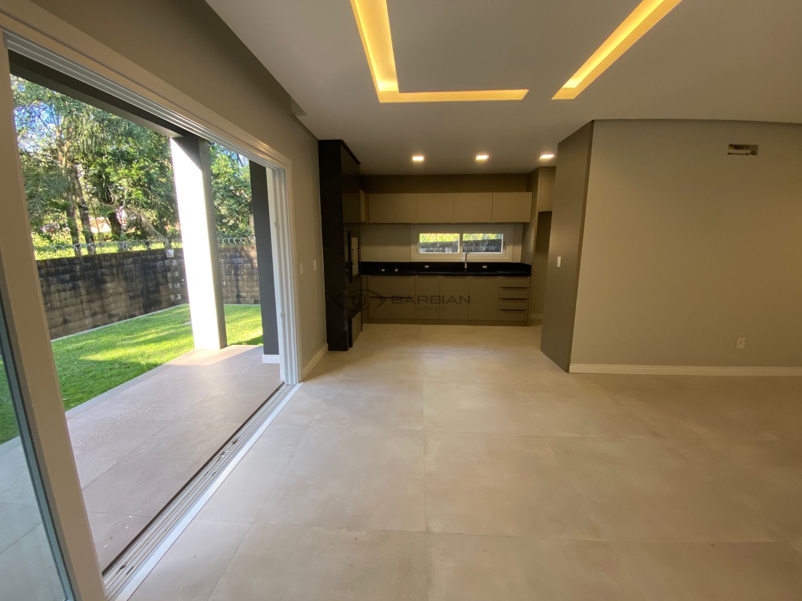 Apartamento com 3 Dormitórios para alugar, 187 m² por R$ 5.500,00 Apartamento com 3 Dormitórios para alugar, 187 m² por R$ 5.500,00