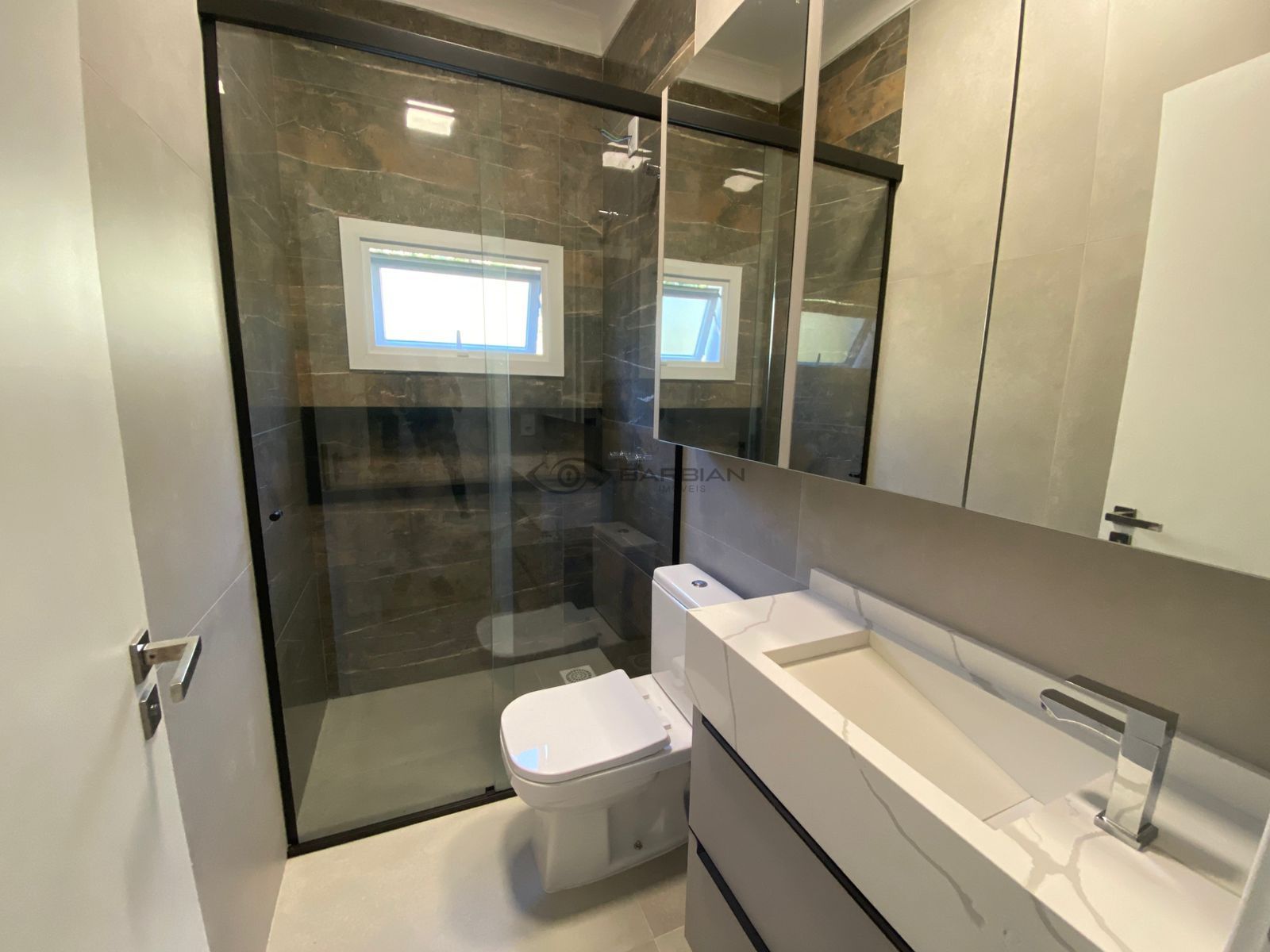Apartamento com 3 Dormitórios para alugar, 187 m² por R$ 5.500,00 Apartamento com 3 Dormitórios para alugar, 187 m² por R$ 5.500,00