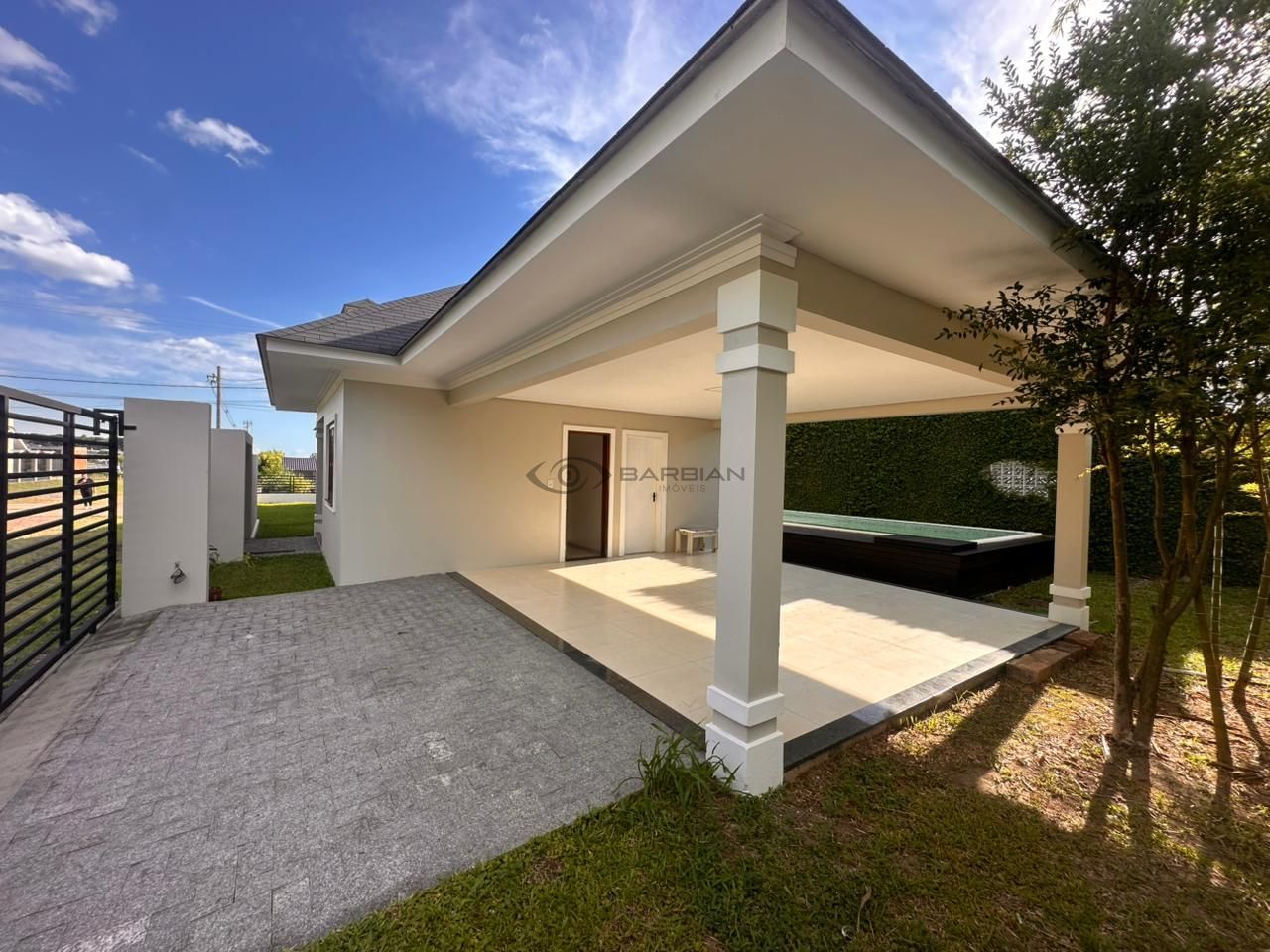 Casa com 3 Dormitórios à venda, 214 m² por R$ 950.000,00 Casa com 3 Dormitórios à venda, 214 m² por R$ 950.000,00