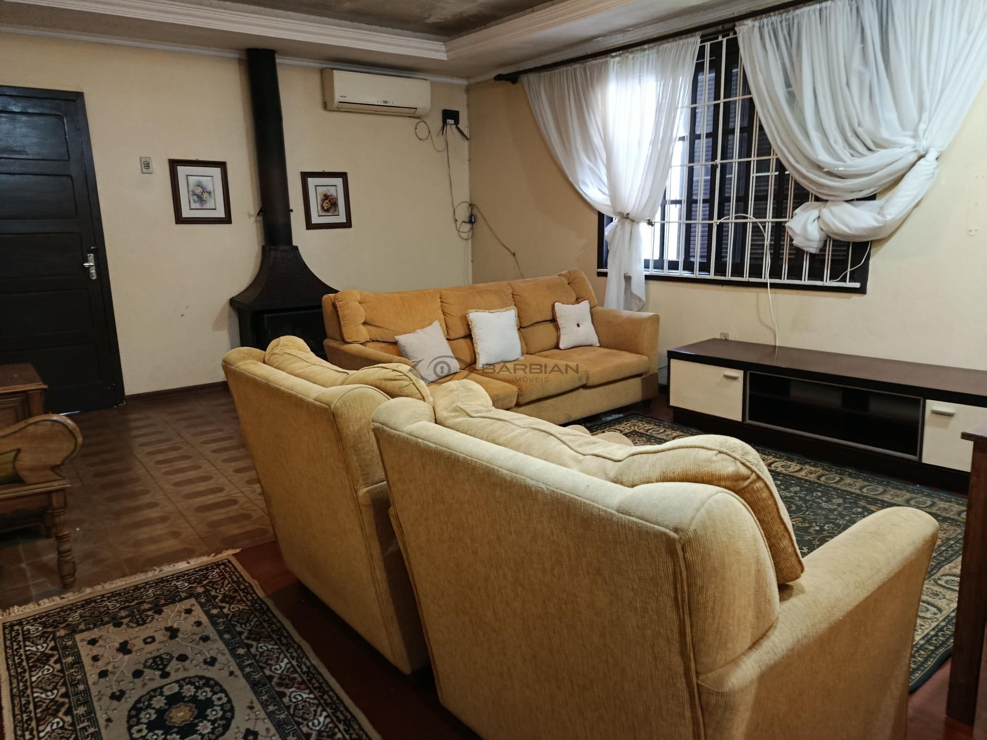 Casa com 4 Dormitórios à venda, 220 m² por R$ 680.000,00 Casa com 4 Dormitórios à venda, 220 m² por R$ 680.000,00