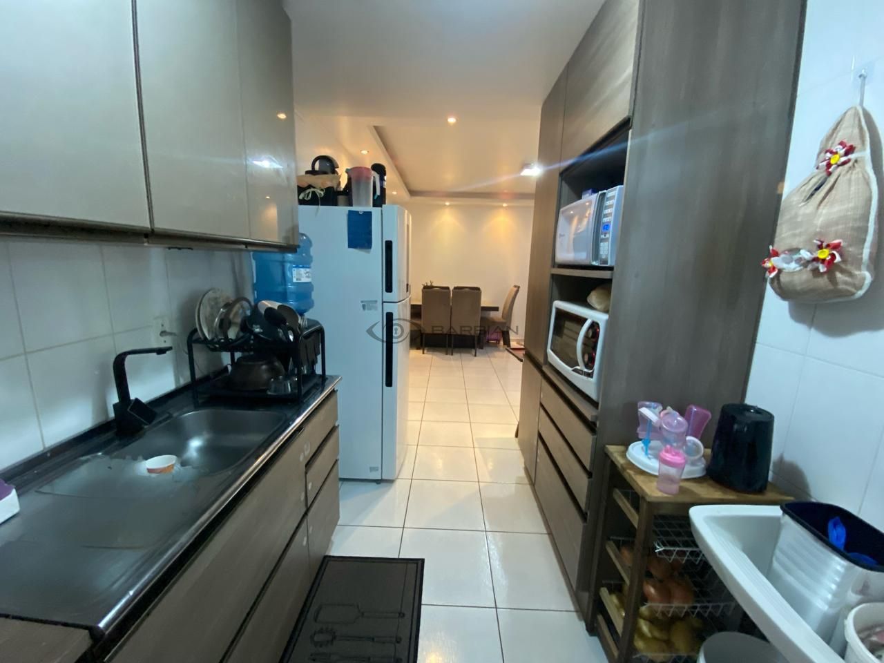 Apartamento com 2 Dormitórios à venda, 61 m² por R$ 350.000,00 Apartamento com 2 Dormitórios à venda, 61 m² por R$ 350.000,00