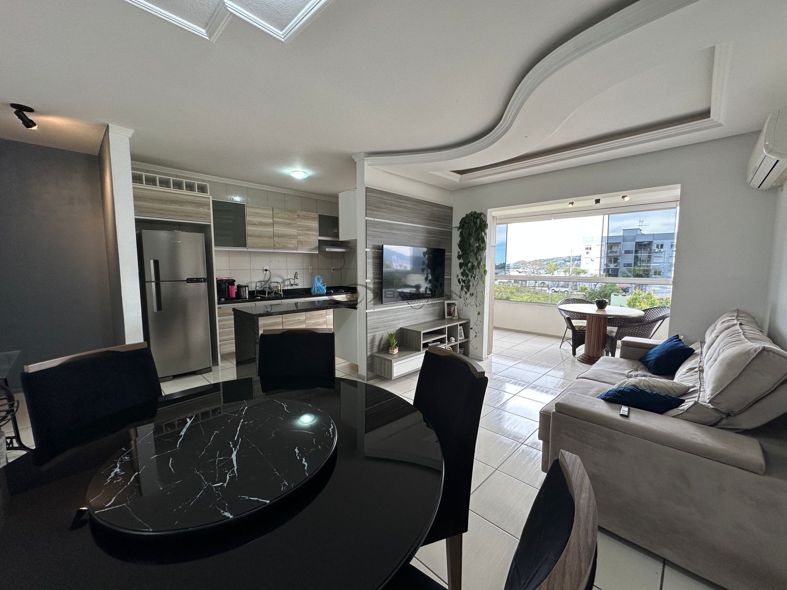 Apartamento com 2 Dormitórios à venda, 76 m² por R$ 375.000,00 Apartamento com 2 Dormitórios à venda, 76 m² por R$ 375.000,00