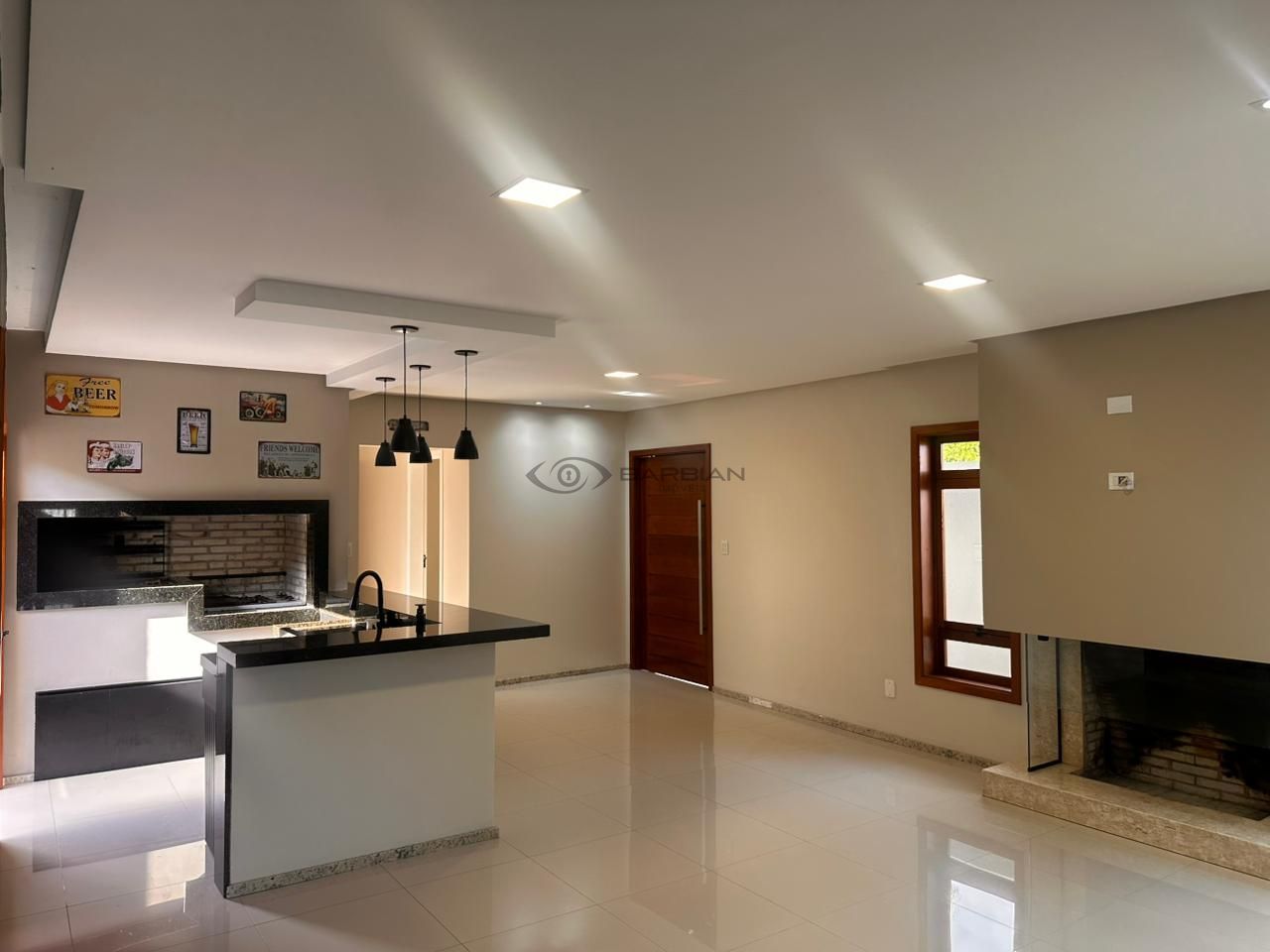 Casa com 3 Dormitórios à venda, 214 m² por R$ 950.000,00 Casa com 3 Dormitórios à venda, 214 m² por R$ 950.000,00