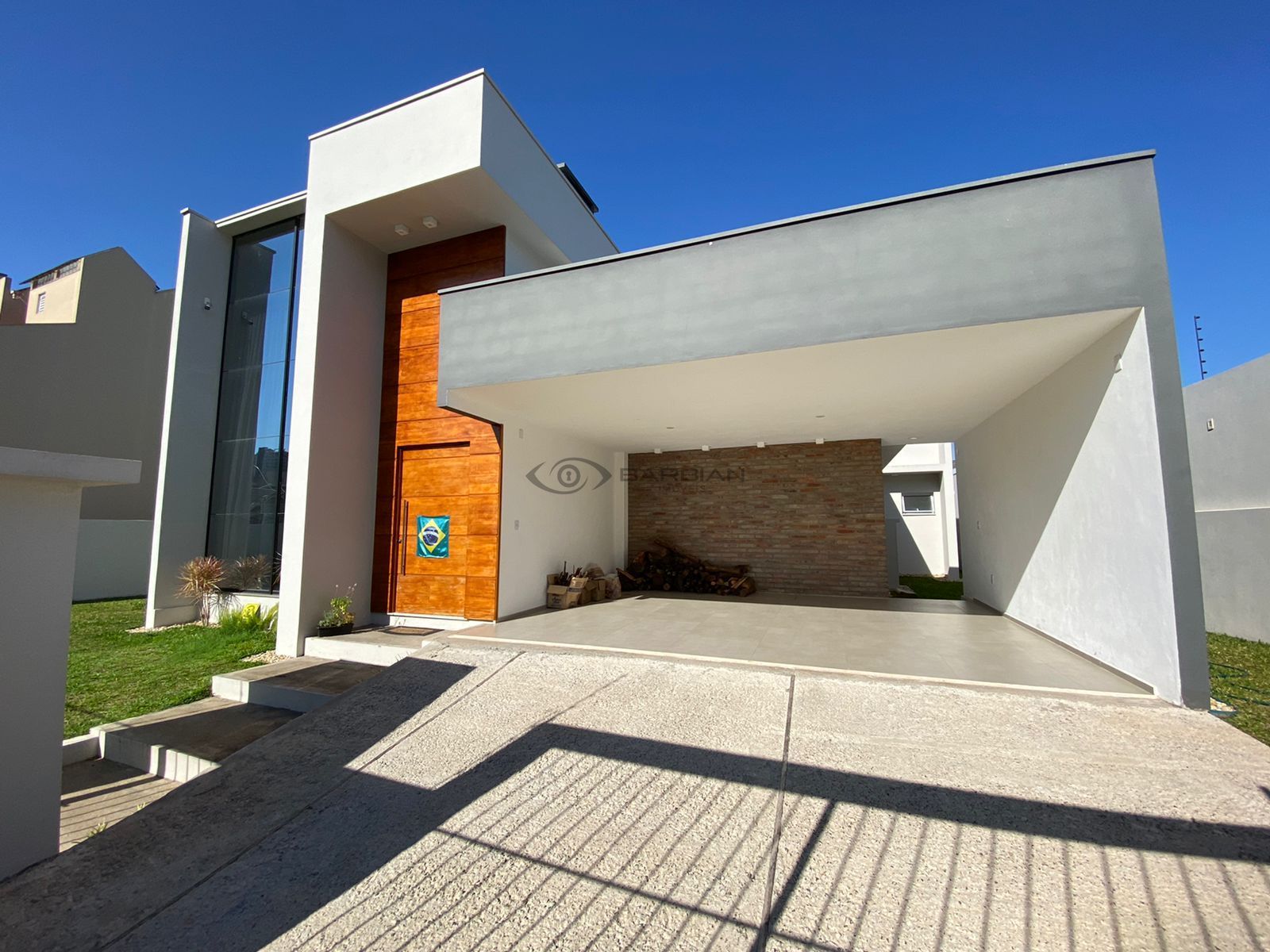 Casa com 4 Dormitórios à venda, 228 m² por R$ 2.100.000,00 Casa com 4 Dormitórios à venda, 228 m² por R$ 2.100.000,00