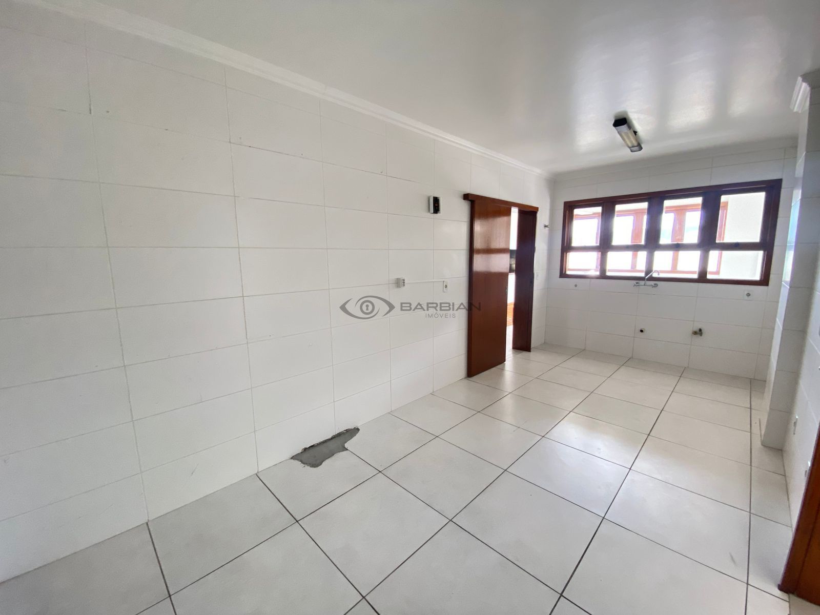 Apartamento com 4 Dormitórios à venda, 234 m² por R$ 800.000,00 Apartamento com 4 Dormitórios à venda, 234 m² por R$ 800.000,00