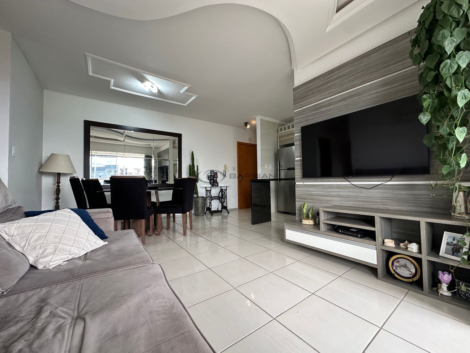 Apartamento com 2 Dormitórios à venda, 76 m² por R$ 375.000,00 Apartamento com 2 Dormitórios à venda, 76 m² por R$ 375.000,00