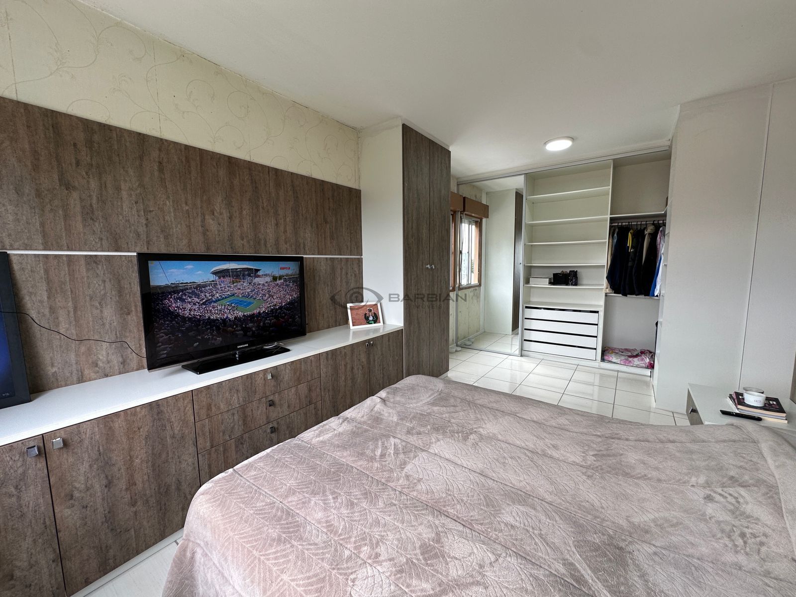 Apartamento com 2 Dormitórios à venda, 76 m² por R$ 375.000,00 Apartamento com 2 Dormitórios à venda, 76 m² por R$ 375.000,00