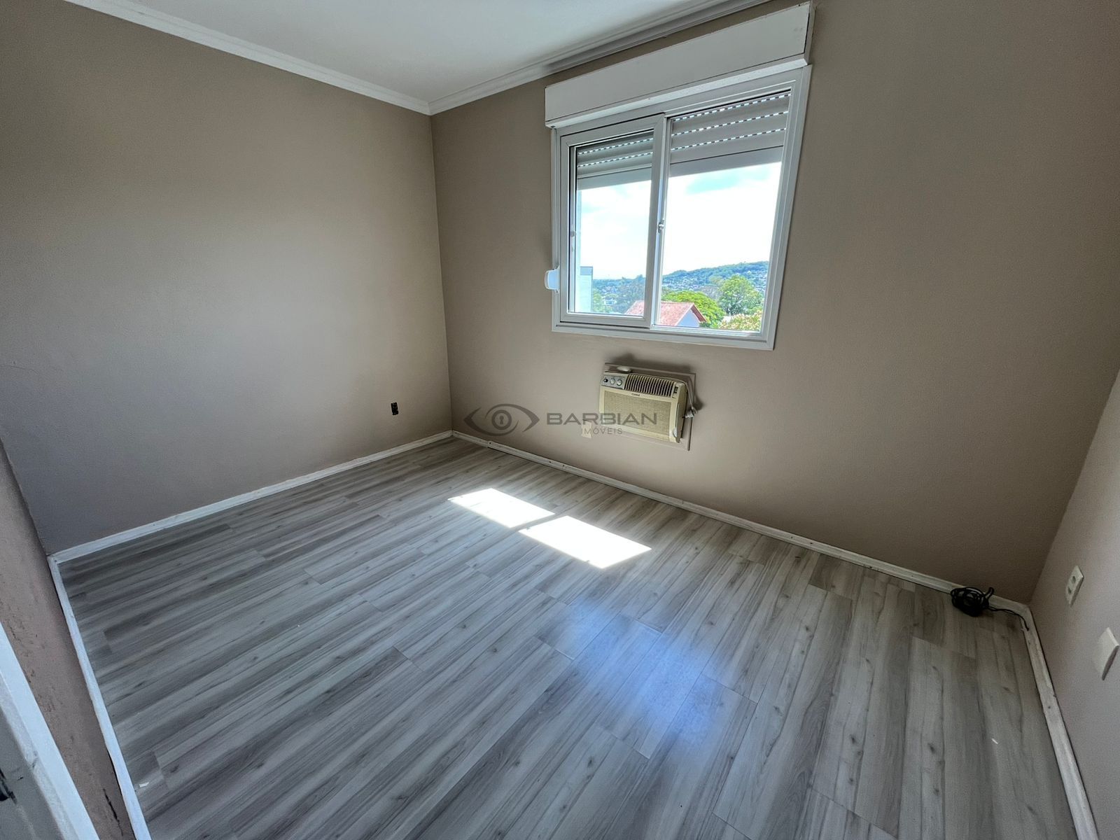 Apartamento com 2 Dormitórios à venda, 61 m² por R$ 240.000,00 Apartamento com 2 Dormitórios à venda, 61 m² por R$ 240.000,00