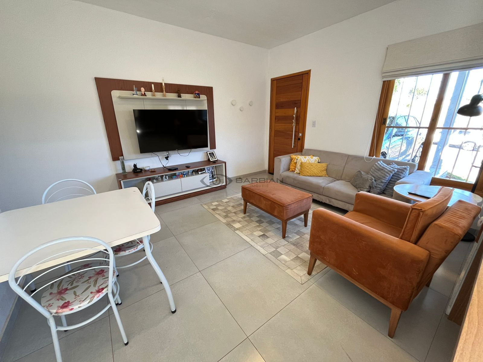 Casa com 2 Dormitórios à venda, 73 m² por R$ 315.000,00 Casa com 2 Dormitórios à venda, 73 m² por R$ 315.000,00