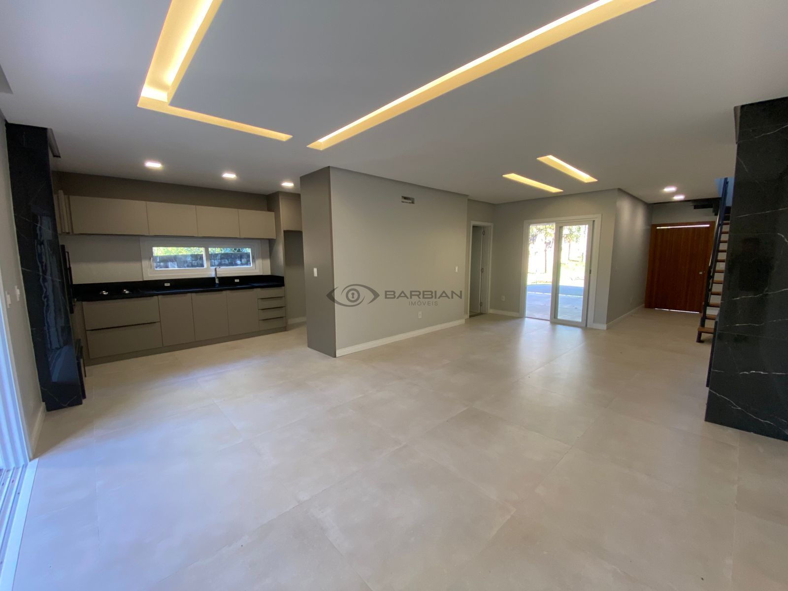 Apartamento com 3 Dormitórios para alugar, 187 m² por R$ 5.500,00 Apartamento com 3 Dormitórios para alugar, 187 m² por R$ 5.500,00