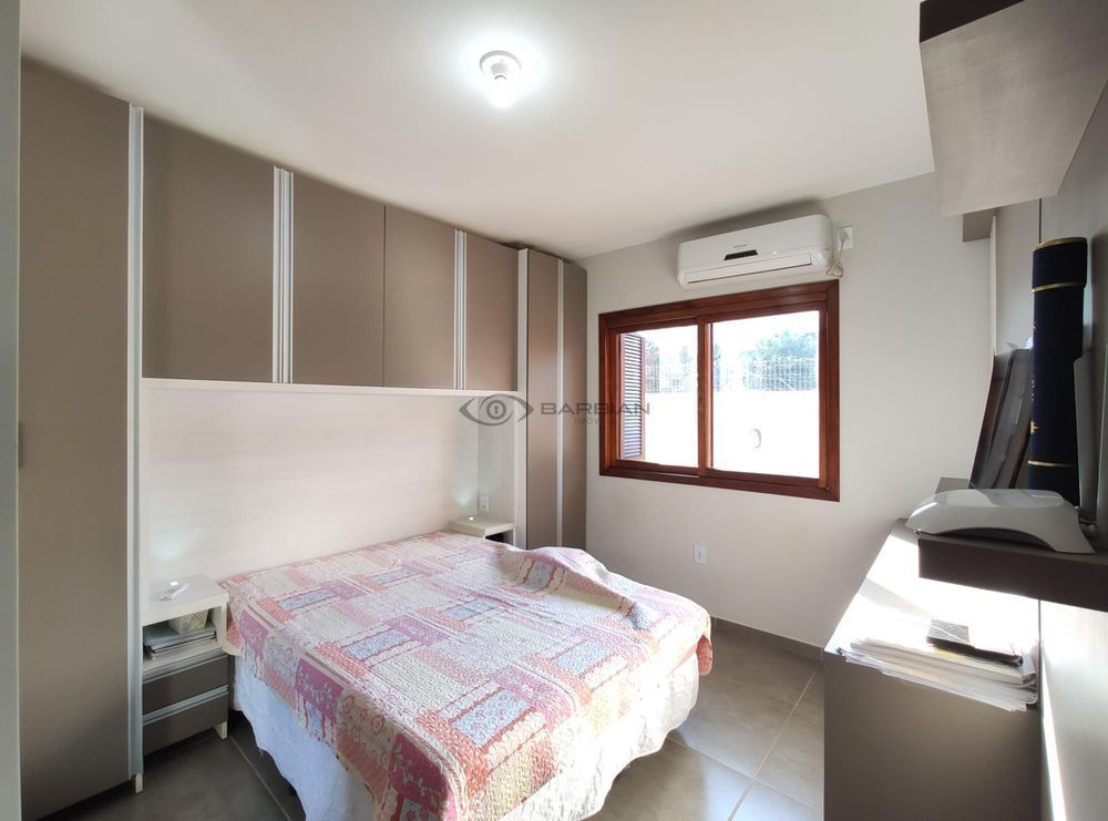 Casa com 2 Dormitórios à venda, 72 m² por R$ 280.000,00 Casa com 2 Dormitórios à venda, 72 m² por R$ 280.000,00