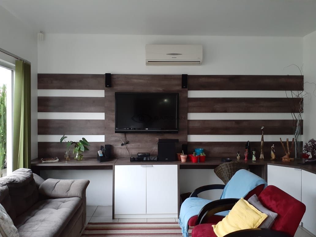 Casa com 3 Dormitórios à venda, 88 m² por R$ 375.000,00 Casa com 3 Dormitórios à venda, 88 m² por R$ 375.000,00