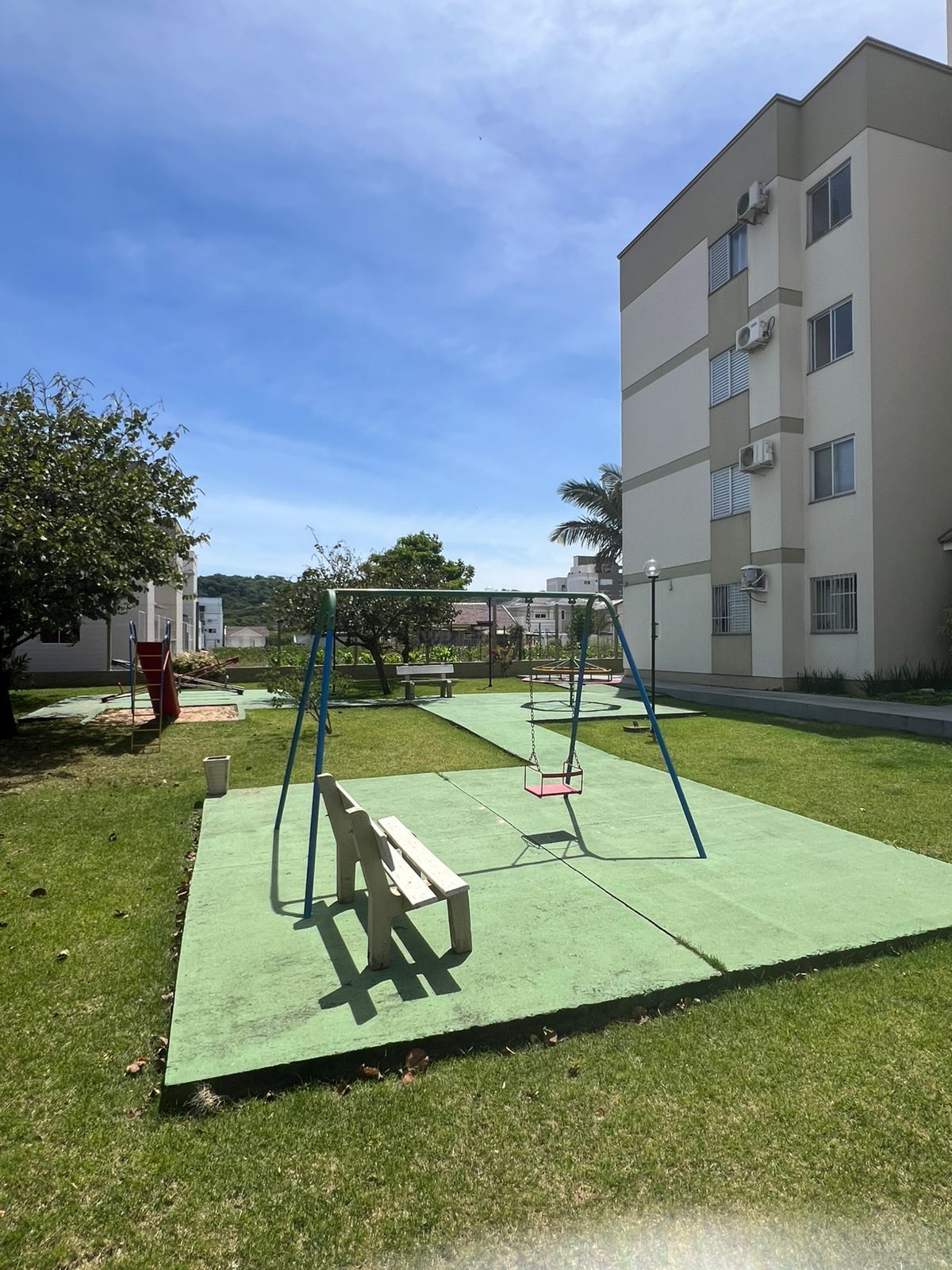 Apartamento com 2 Dormitórios à venda, 54 m² por R$ 300.000,00 Apartamento com 2 Dormitórios à venda, 54 m² por R$ 300.000,00