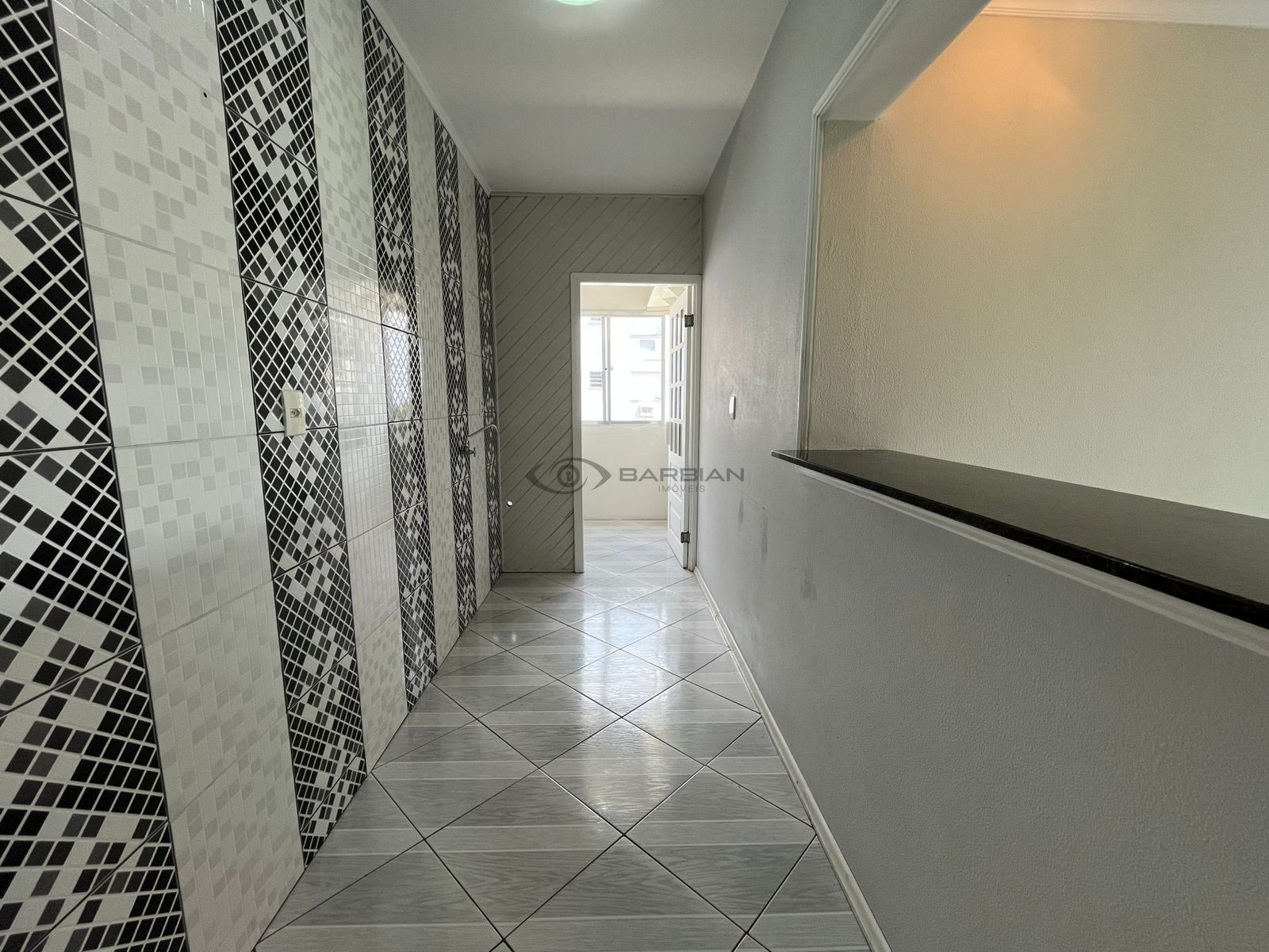 Apartamento com 2 Dormitórios à venda, 61 m² por R$ 240.000,00 Apartamento com 2 Dormitórios à venda, 61 m² por R$ 240.000,00