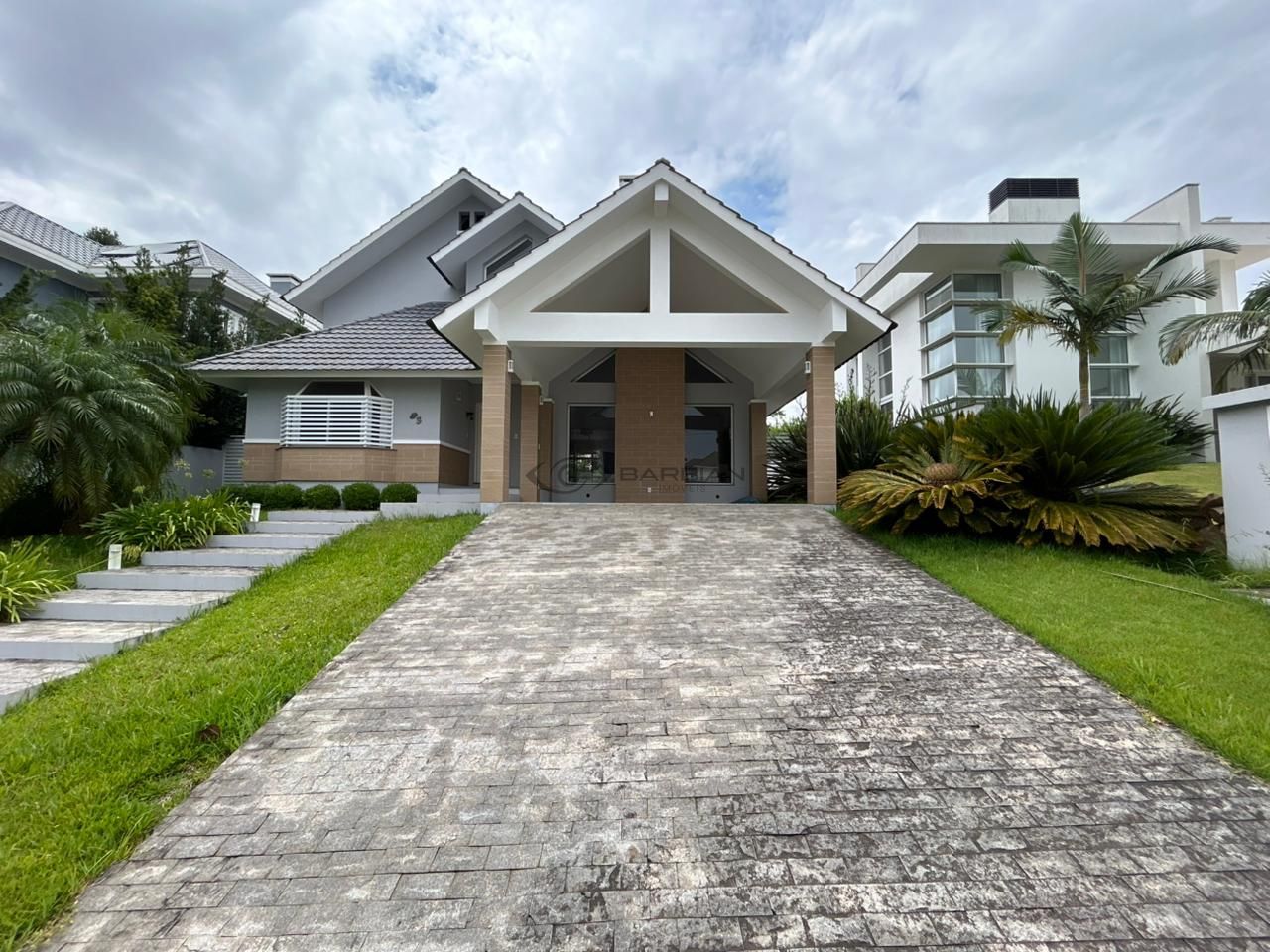 Casa em condomínio à venda  no Country - Santa Cruz do Sul, RS. Imóveis