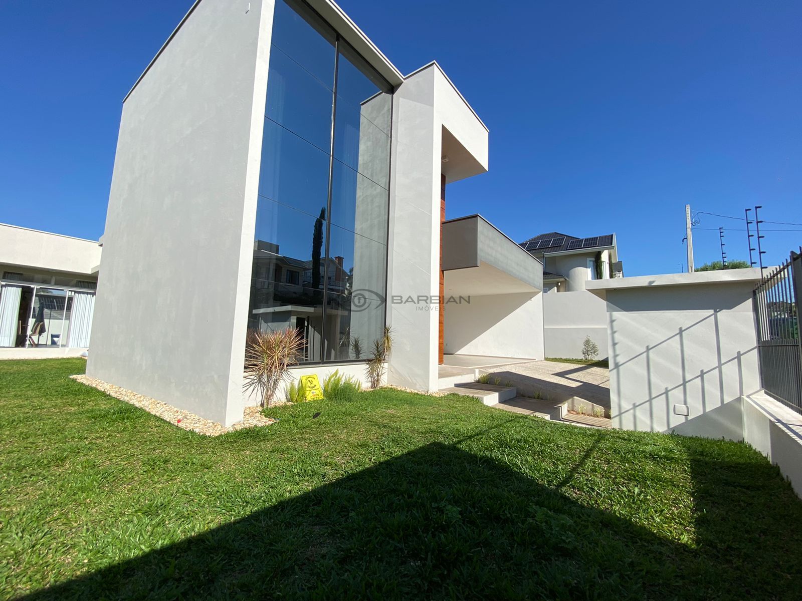 Casa com 4 Dormitórios à venda, 228 m² por R$ 2.100.000,00 Casa com 4 Dormitórios à venda, 228 m² por R$ 2.100.000,00