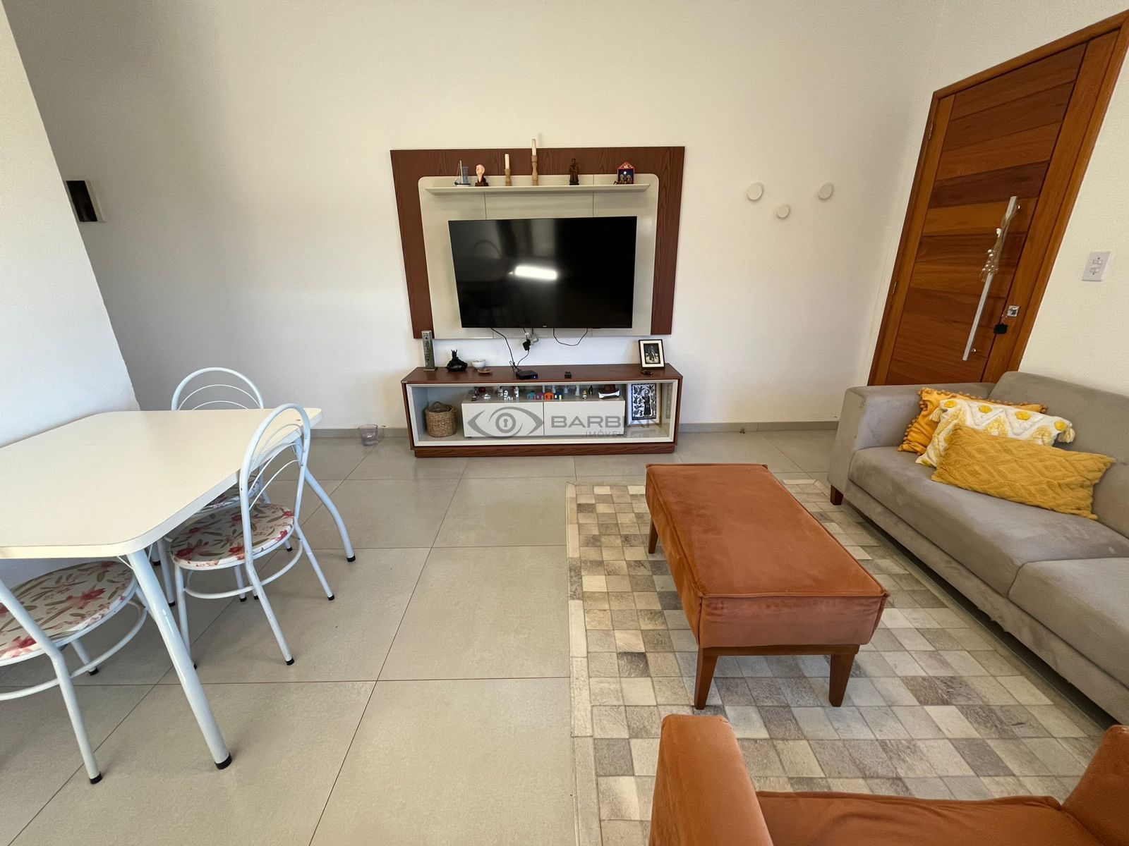 Casa com 2 Dormitórios à venda, 73 m² por R$ 315.000,00 Casa com 2 Dormitórios à venda, 73 m² por R$ 315.000,00