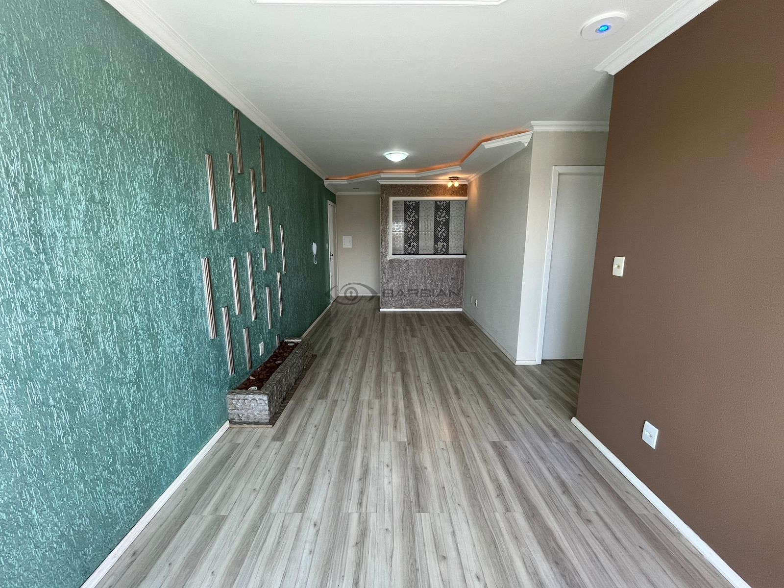 Apartamento com 2 Dormitórios à venda, 61 m² por R$ 240.000,00 Apartamento com 2 Dormitórios à venda, 61 m² por R$ 240.000,00