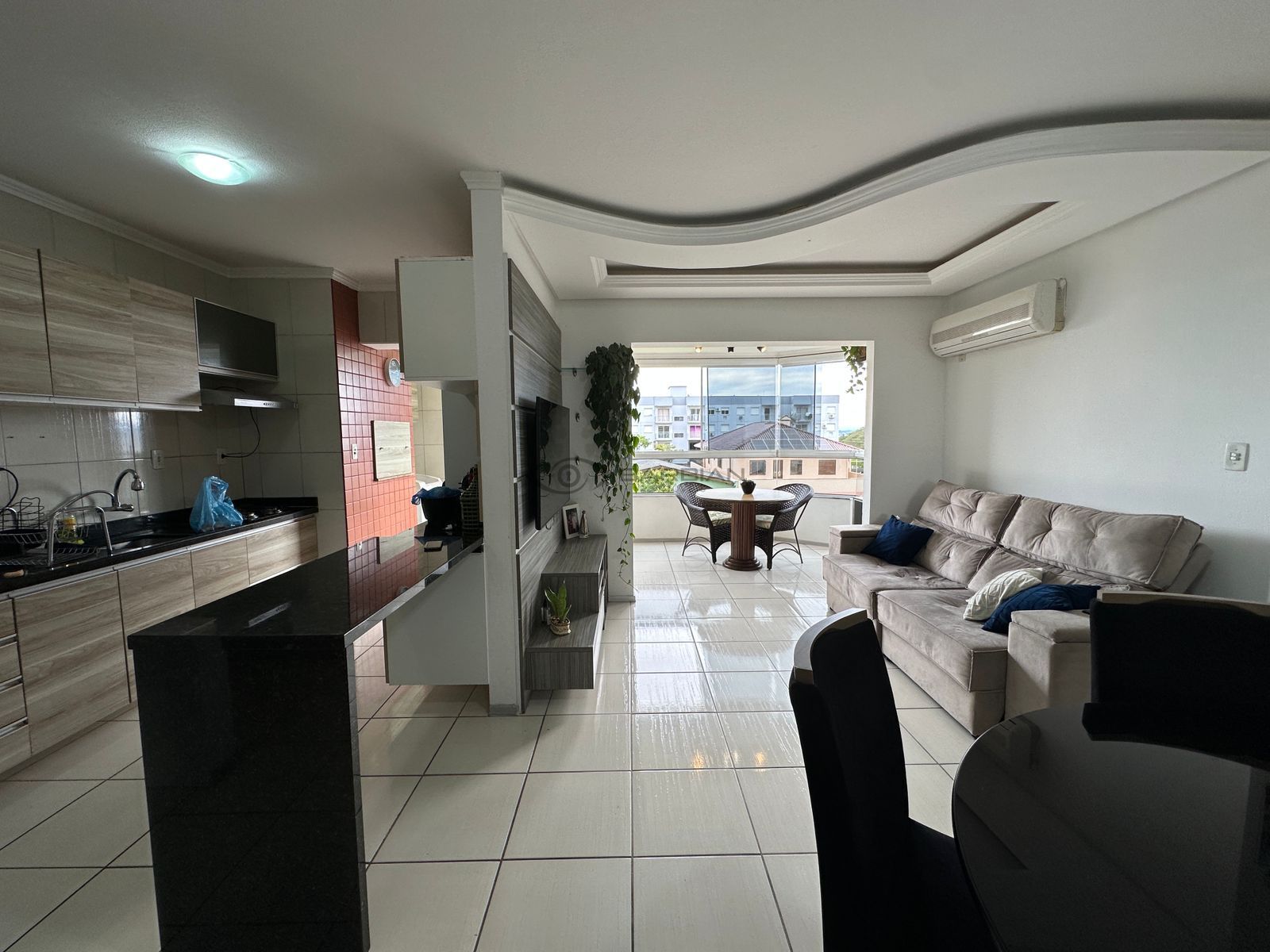 Apartamento com 2 Dormitórios à venda, 76 m² por R$ 375.000,00 Apartamento com 2 Dormitórios à venda, 76 m² por R$ 375.000,00