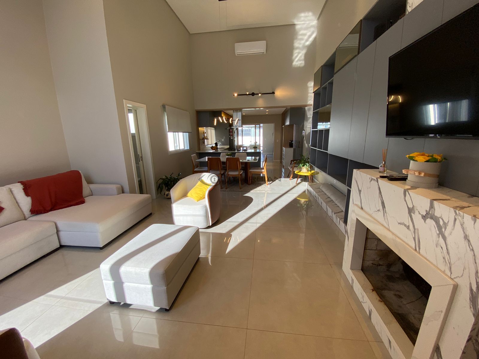 Casa com 4 Dormitórios à venda, 228 m² por R$ 2.100.000,00 Casa com 4 Dormitórios à venda, 228 m² por R$ 2.100.000,00