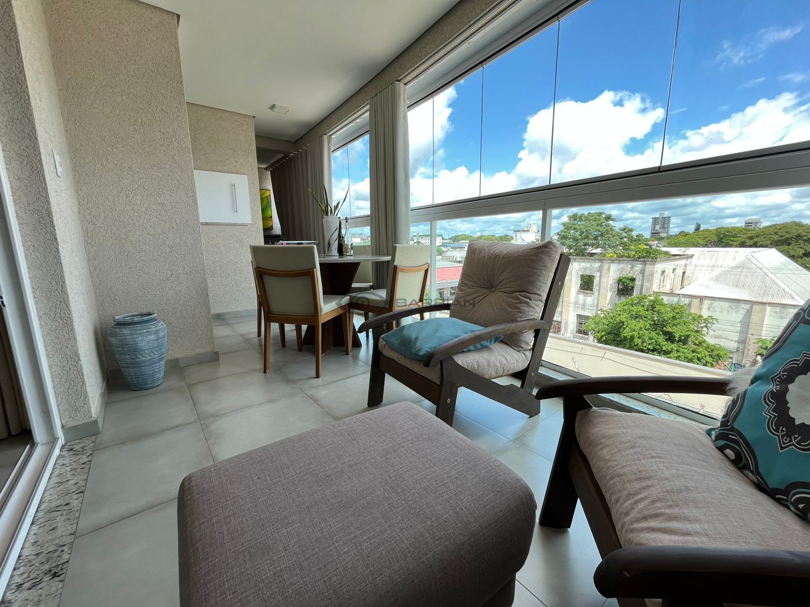 Apartamento com 2 Dormitórios à venda, 90 m² por R$ 850.000,00 Apartamento com 2 Dormitórios à venda, 90 m² por R$ 850.000,00