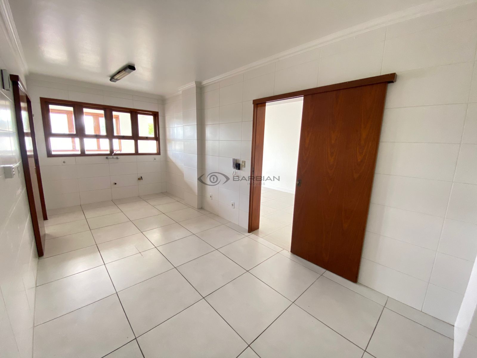 Apartamento com 4 Dormitórios à venda, 234 m² por R$ 800.000,00 Apartamento com 4 Dormitórios à venda, 234 m² por R$ 800.000,00