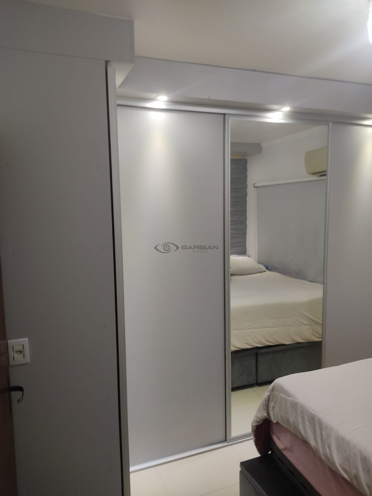 Apartamento com 2 Dormitórios à venda, 85 m² por R$ 335.000,00 Apartamento com 2 Dormitórios à venda, 85 m² por R$ 335.000,00