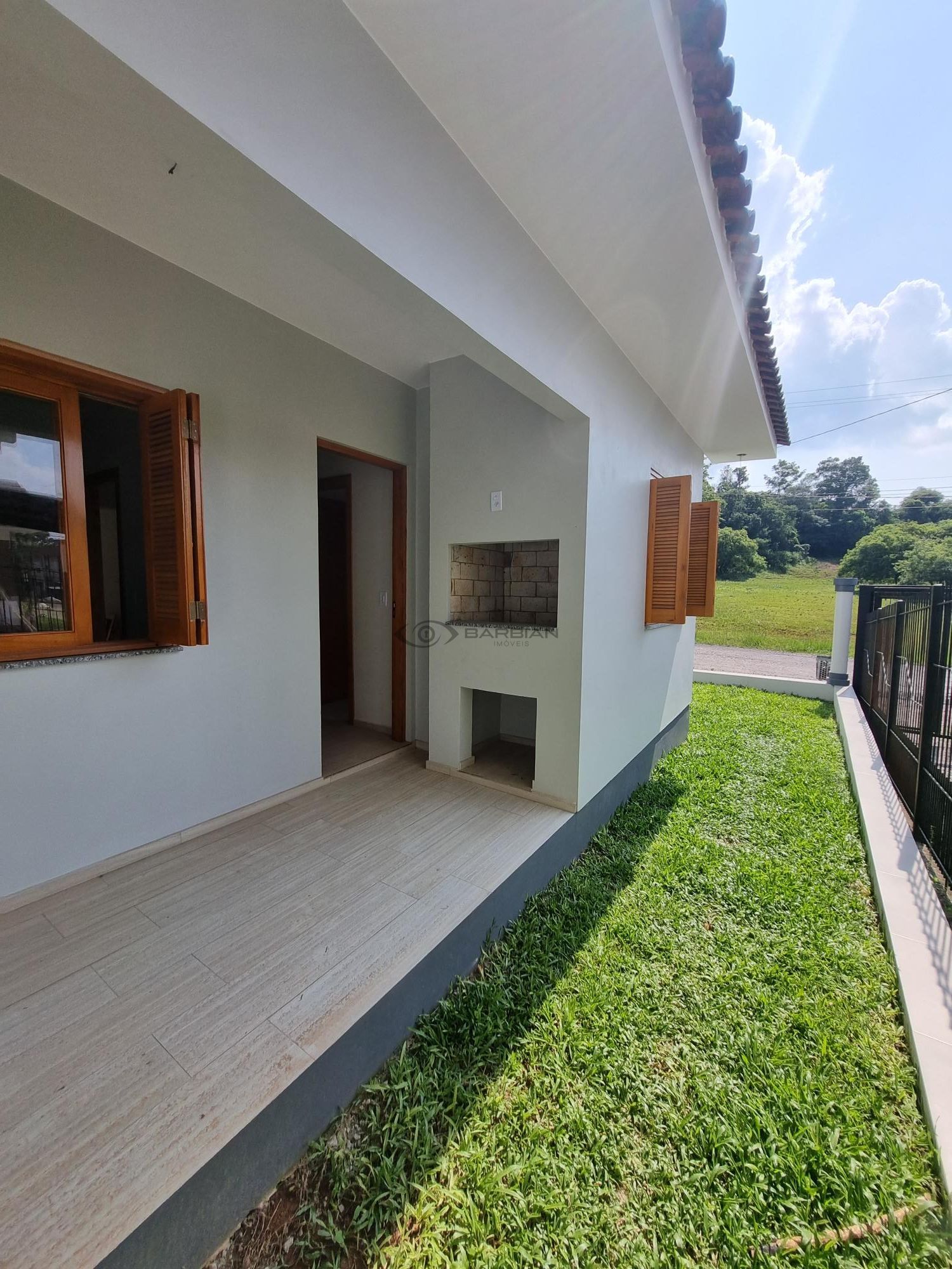 Casa com 2 Dormitórios à venda, 85 m² por R$ 360.000,00 Casa com 2 Dormitórios à venda, 85 m² por R$ 360.000,00