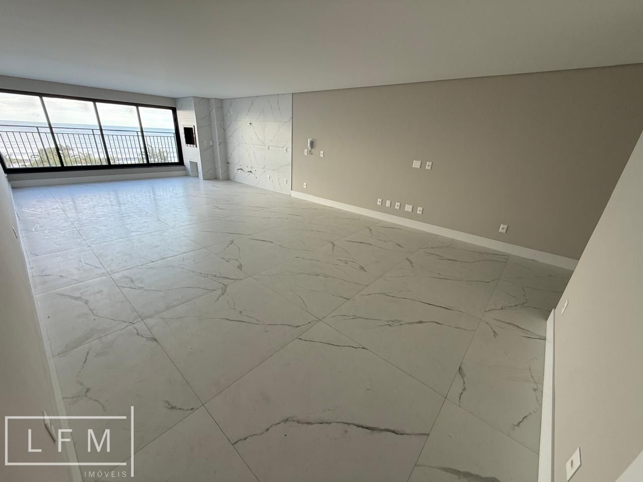 Apartamento pronto para morar frente mar em Balneário Piçarras Sc