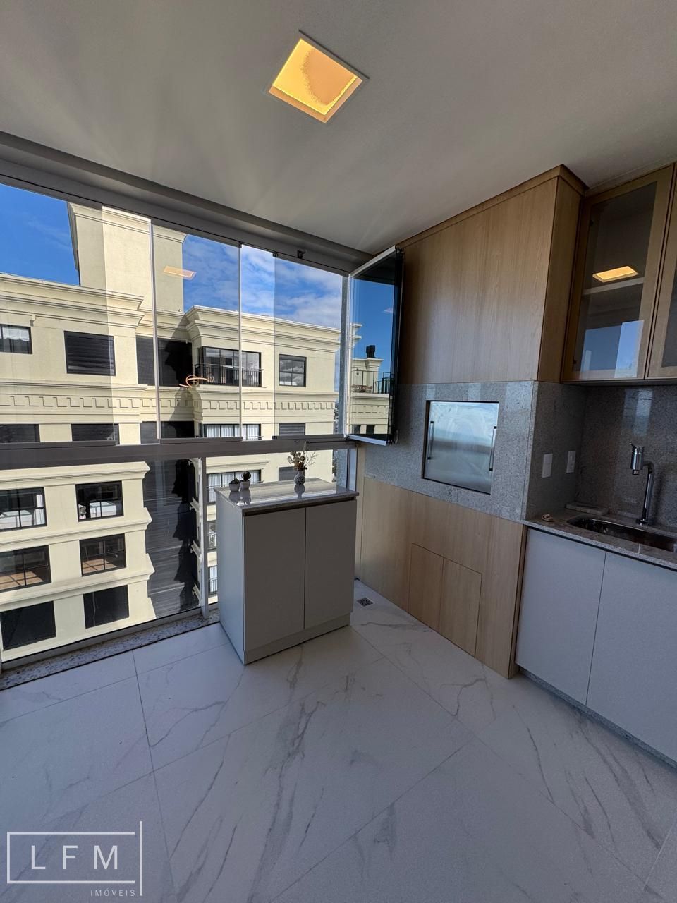 Apartamento frente em Balneário Piçarras SC