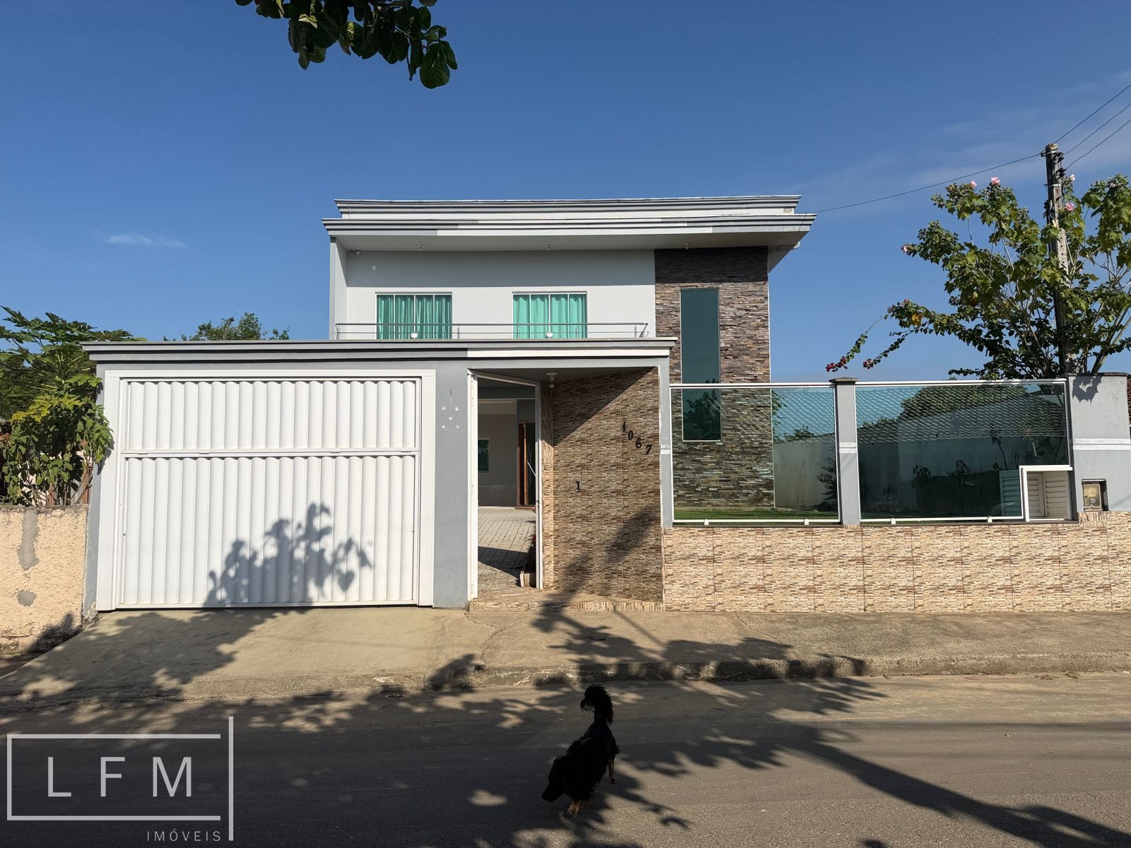 Casa, 3 quartos, 232 m² - Foto 1