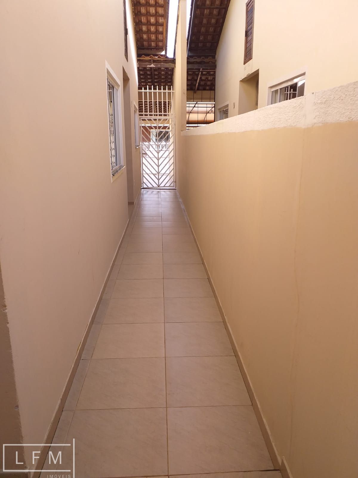 Casa à venda com 2 quartos, 60m² - Foto 16