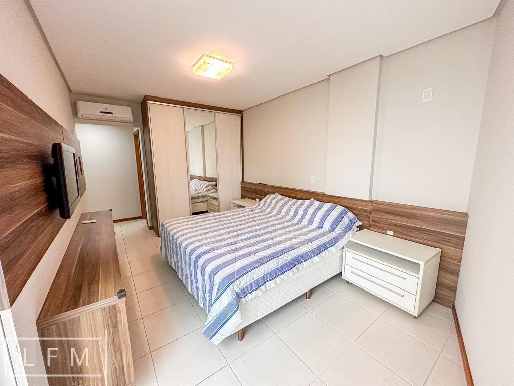 Apartamento à venda com 3 quartos, 126m² - Foto 2