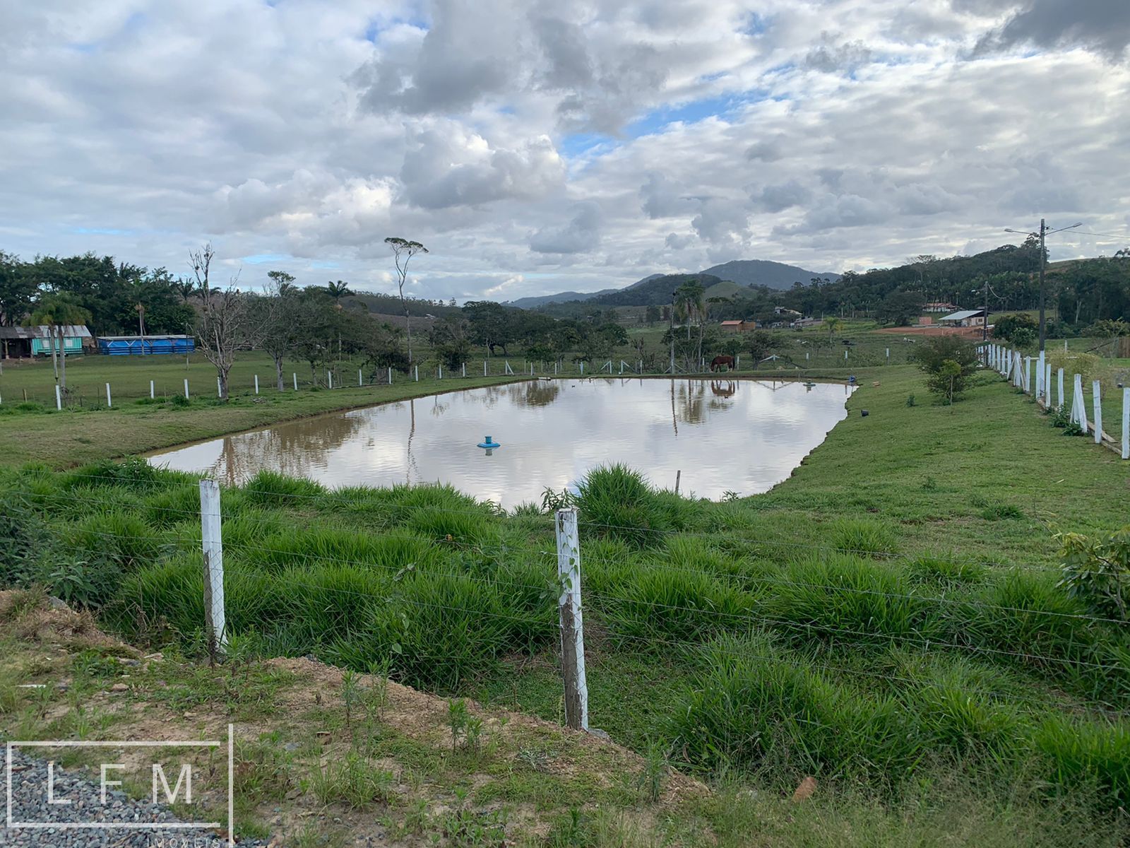 Chácara à venda com 2 quartos, 70m² - Foto 13