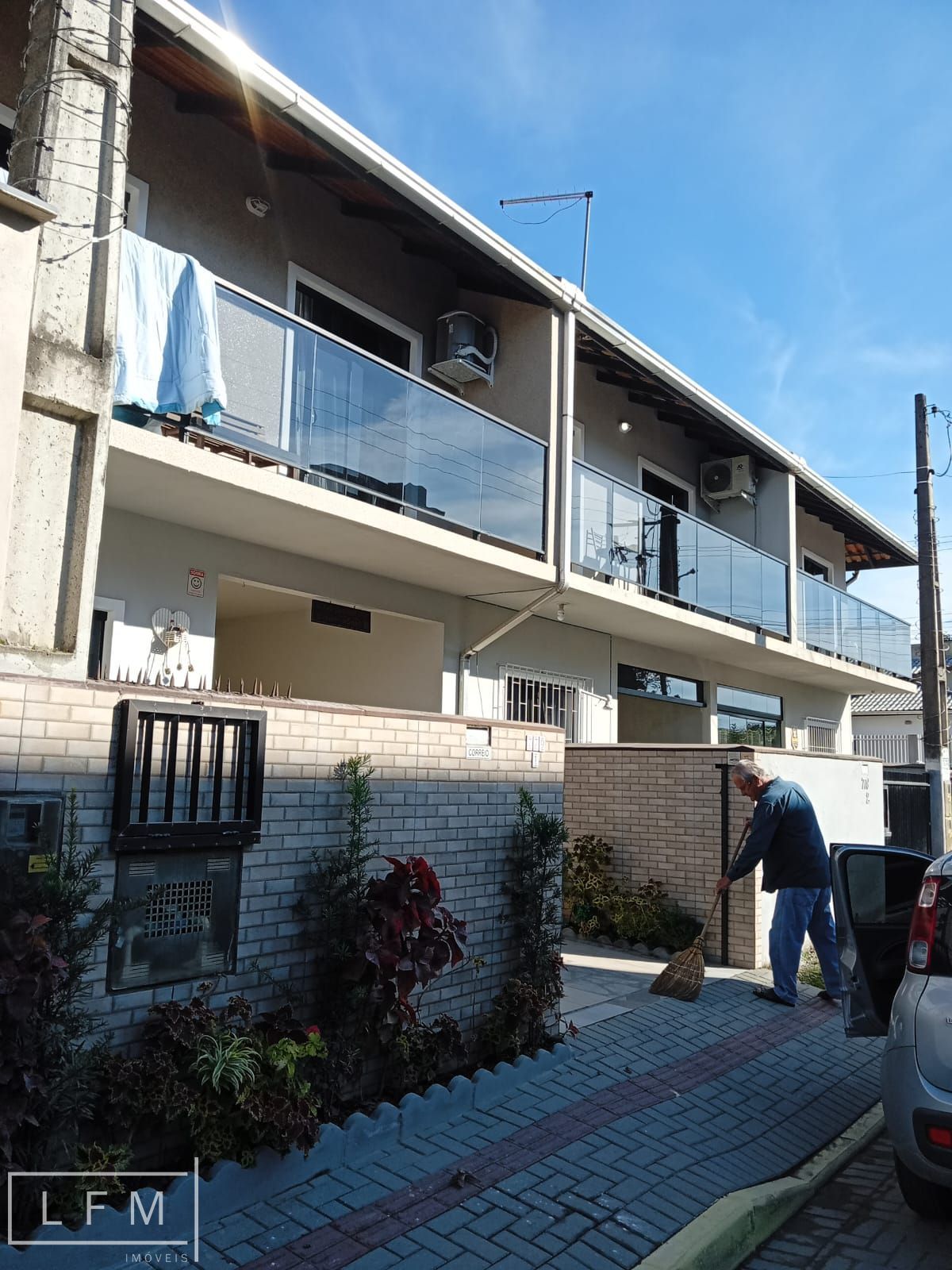 Sobrado mobiliado em Balneario Picarras Sc