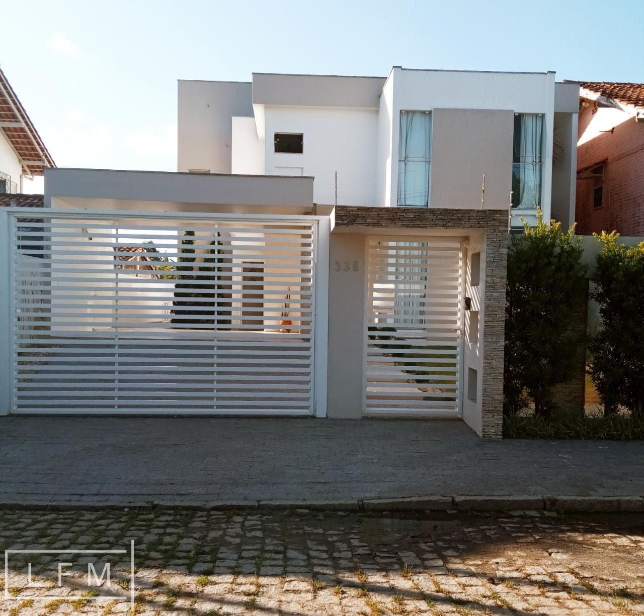 Casa, 4 quartos, 240 m² - Foto 2