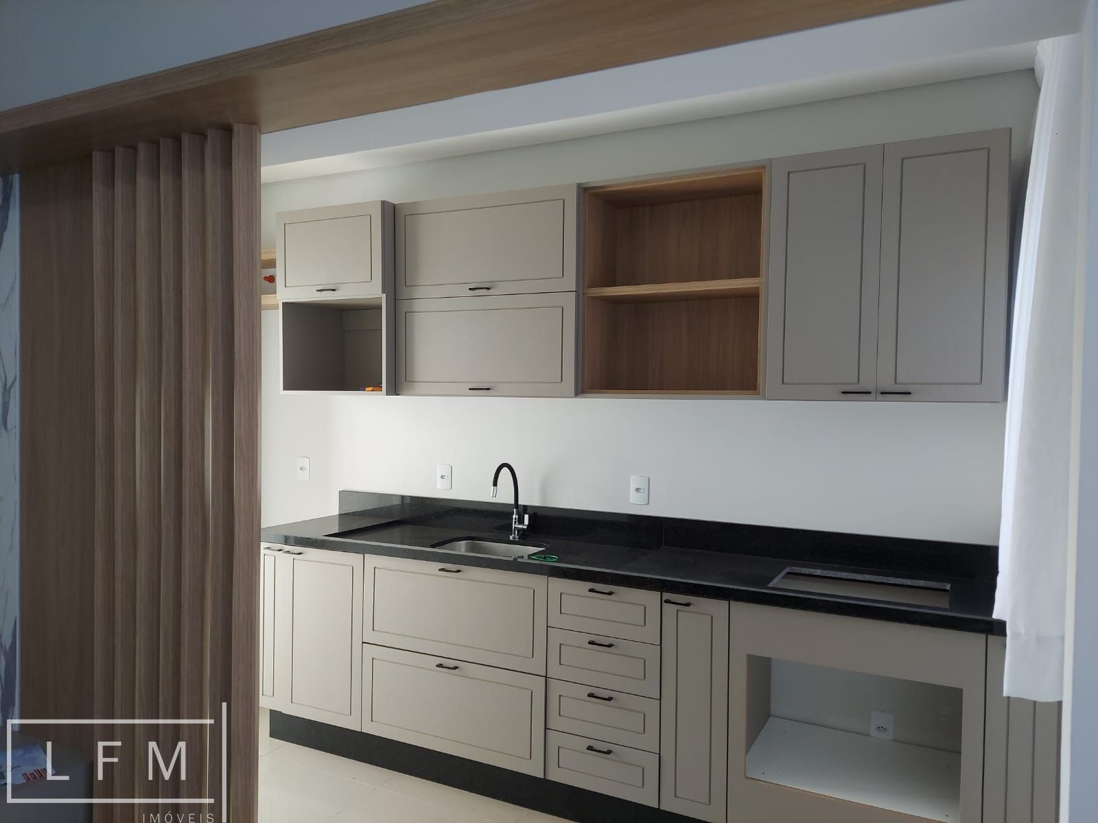Apartamento à venda com 2 quartos, 83m² - Foto 2