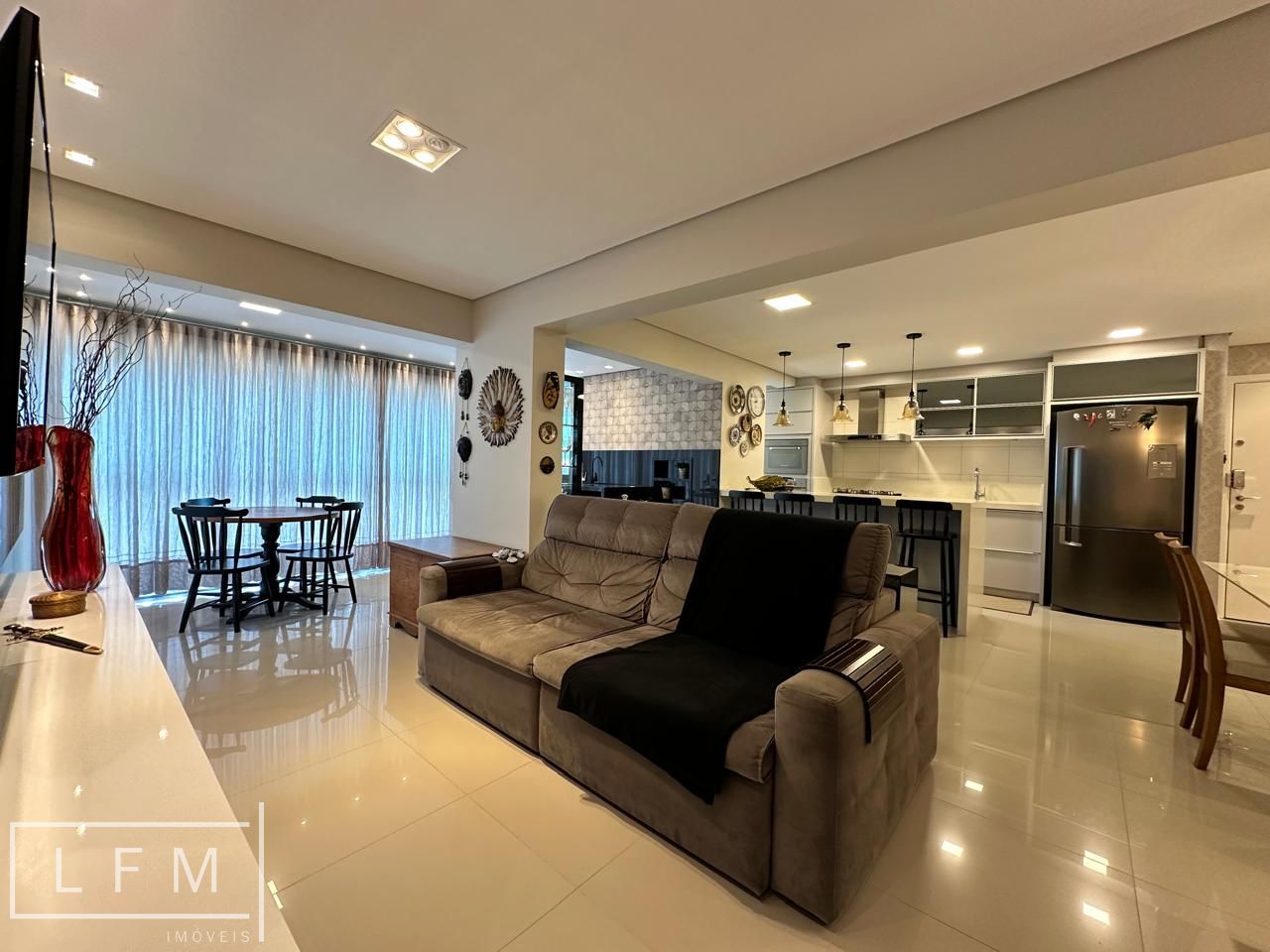 Apartamento mobiliado em home club